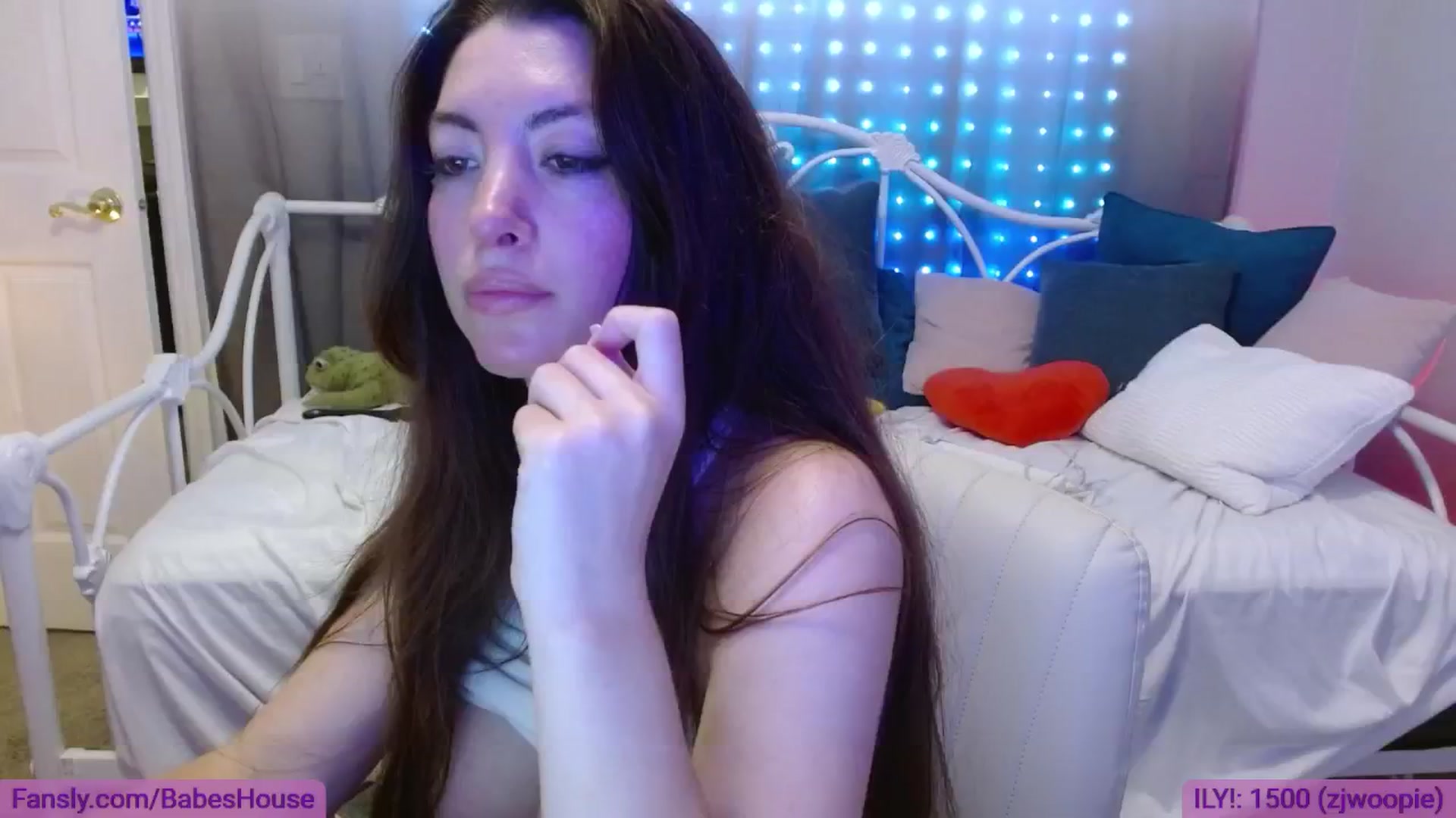 Gallery image thumbnail from DallasOhMy's myfreecams stream on, 08/22/2024, 24:08 image 10 of 20
