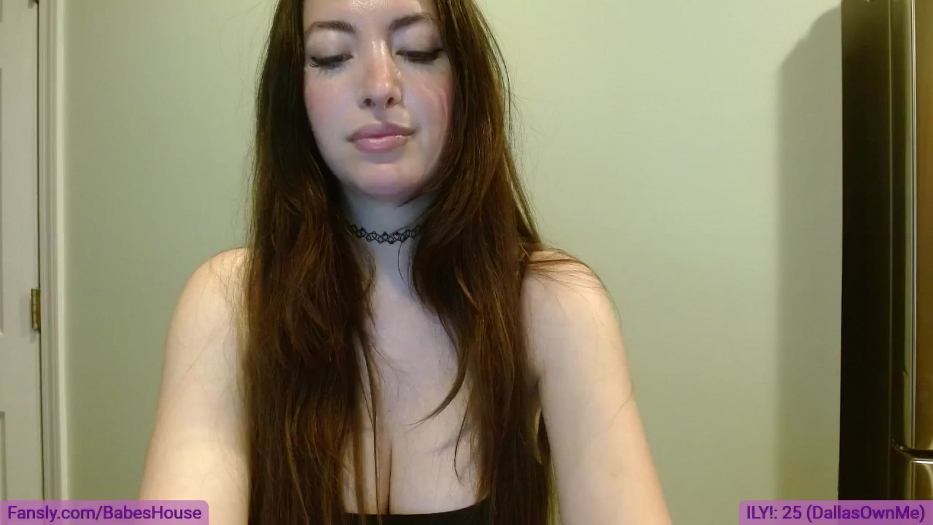 Gallery image thumbnail from DallasOhMy's myfreecams stream on, 08/27/2024, 02:59 image 10 of 20
