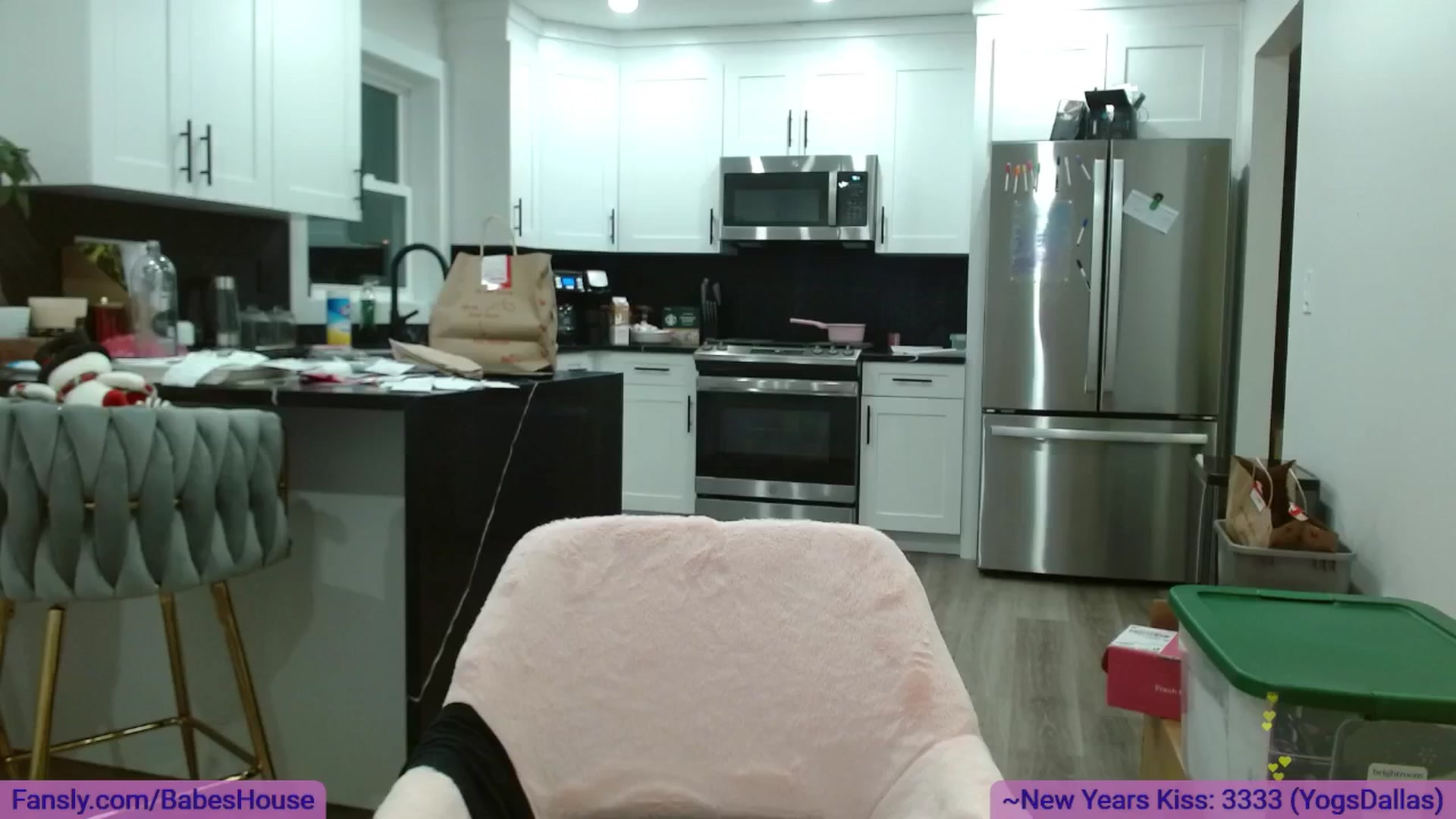 Gallery image thumbnail from DallasOhMy's myfreecams stream on, 01/04/2025, 06:33 image 1 of 20