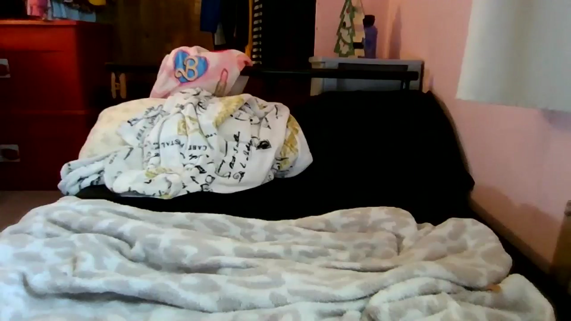 Gallery image thumbnail from DamePraton's myfreecams stream on, 12/10/2024, 19:30 image 5 of 20