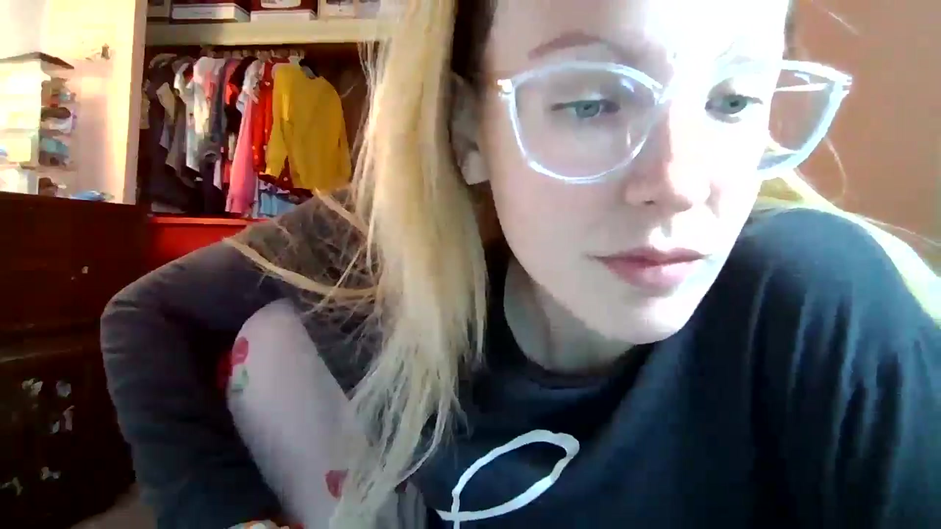Gallery image thumbnail from DamePraton's myfreecams stream on, 12/10/2024, 19:30 image 19 of 20