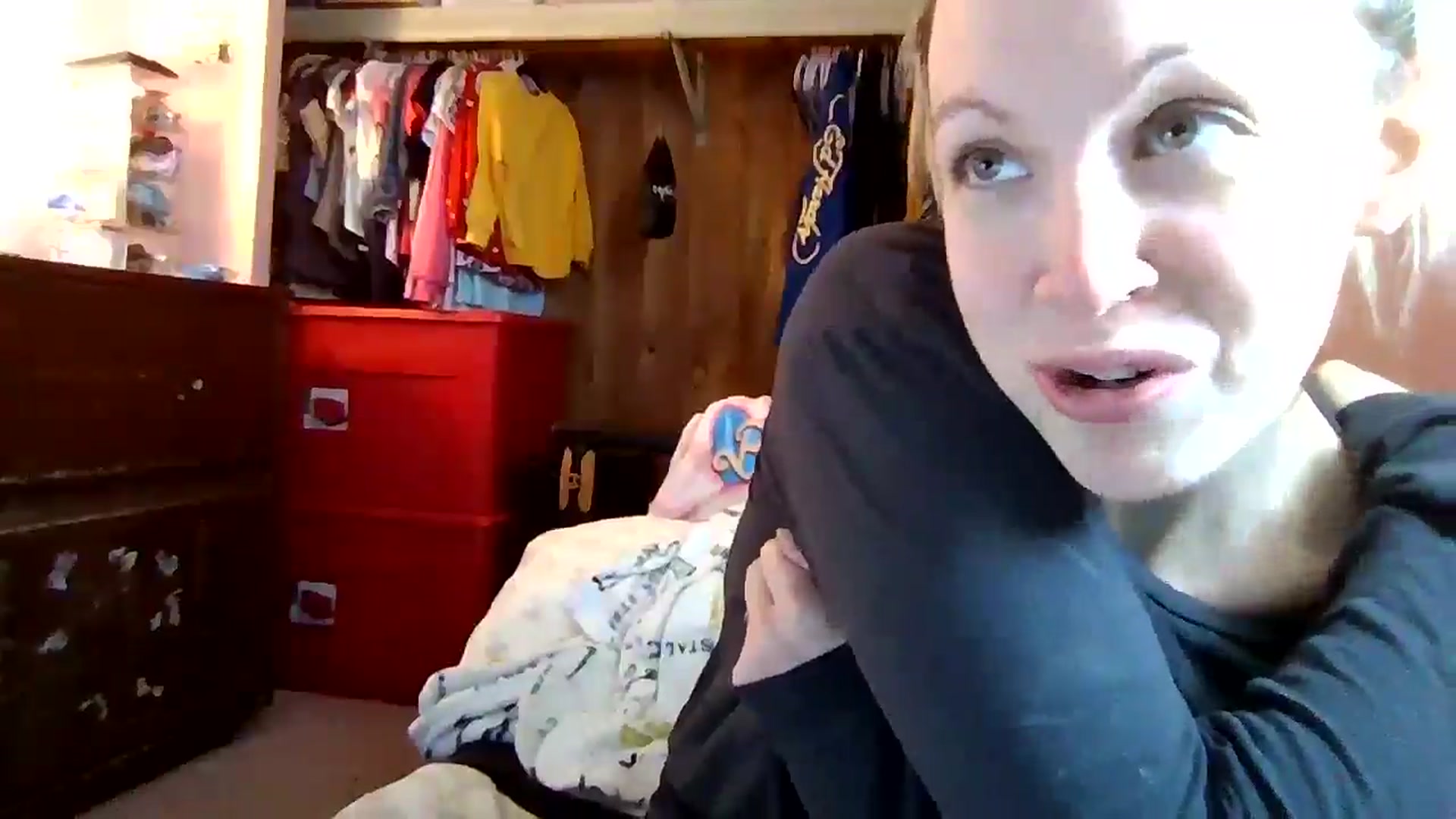 Gallery image thumbnail from DamePraton's myfreecams stream on, 12/10/2024, 19:30 image 14 of 20