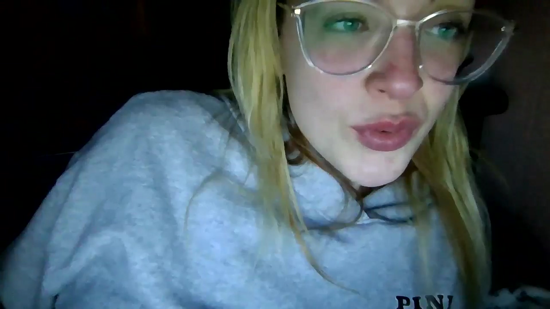 Gallery image thumbnail from DamePraton's myfreecams stream on, 12/12/2024, 11:35 image 4 of 20