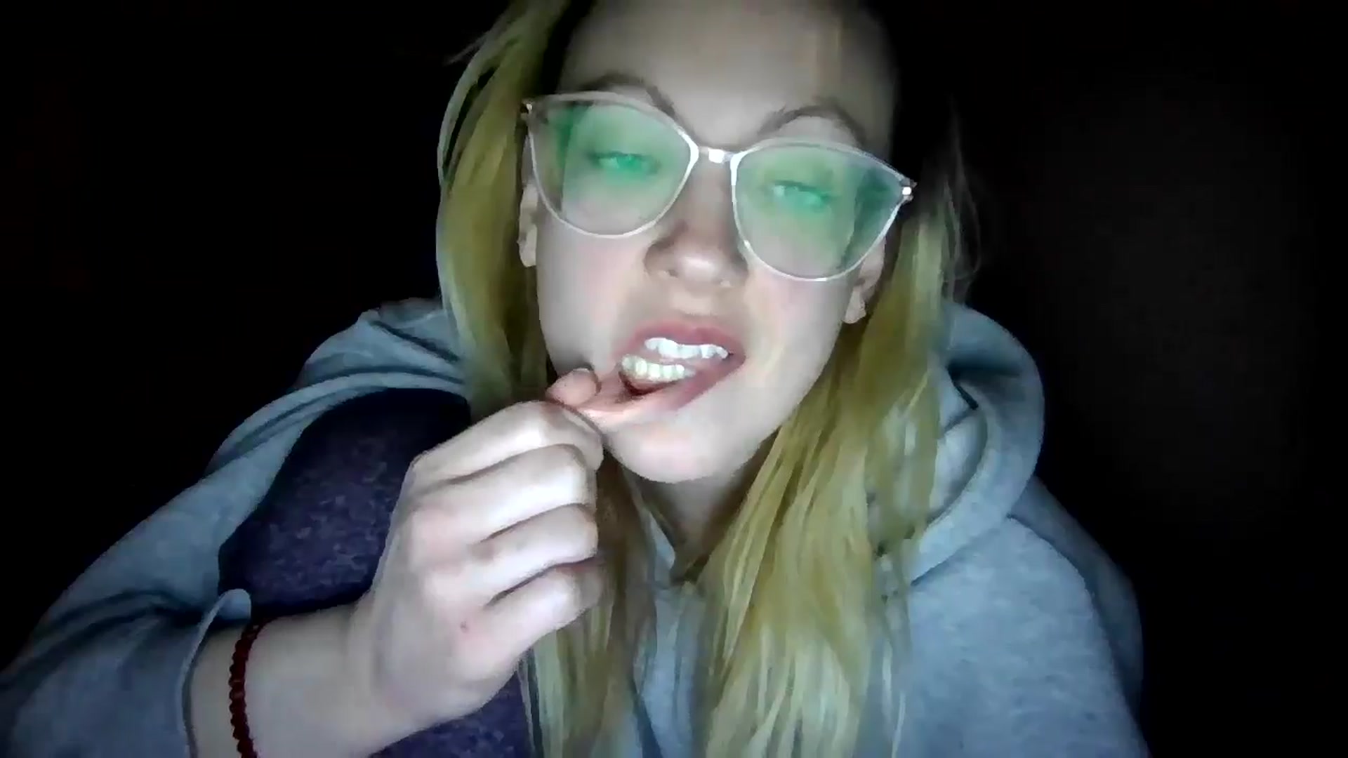 Gallery image thumbnail from DamePraton's myfreecams stream on, 12/12/2024, 11:50 image 19 of 20