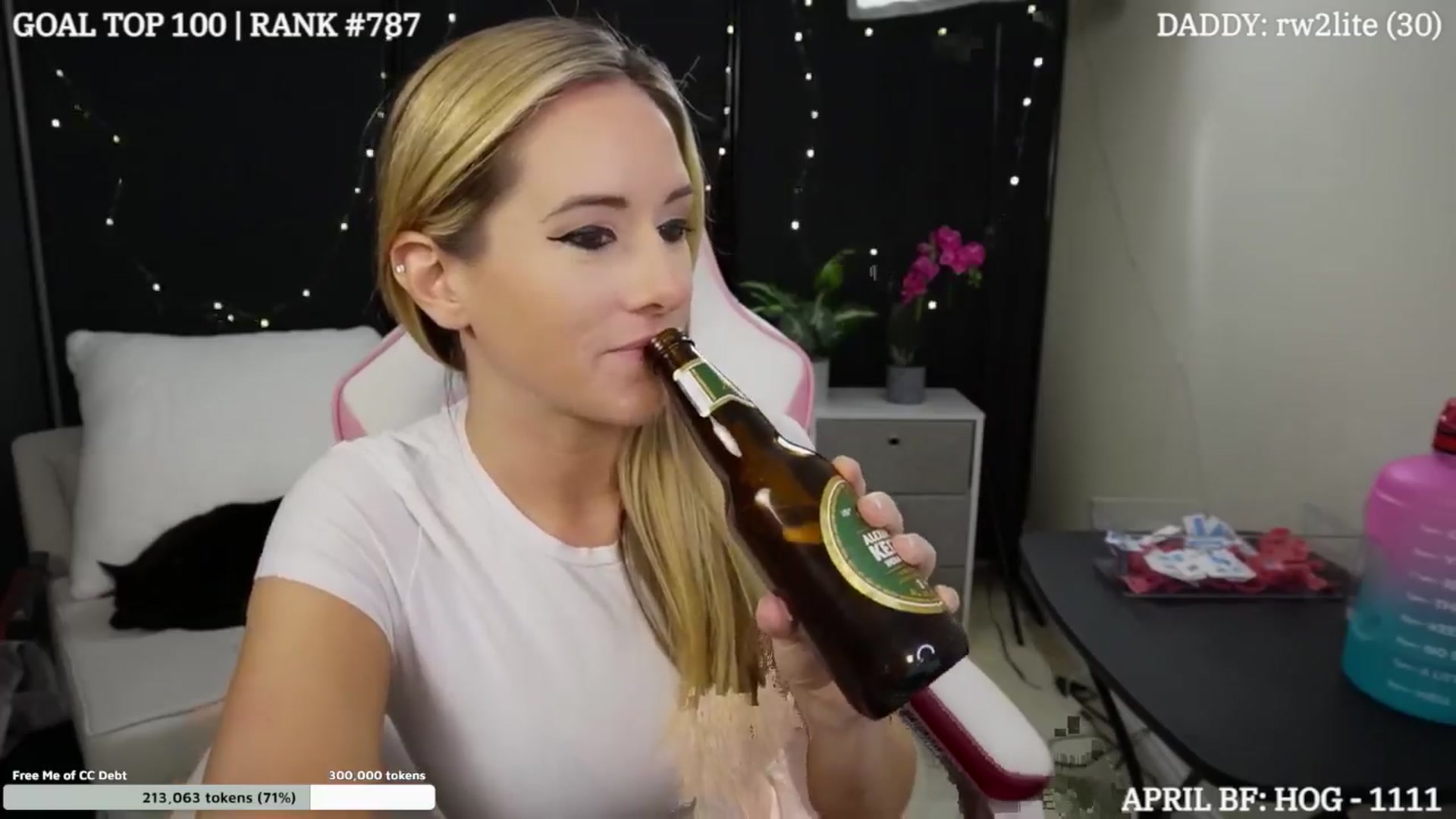 Gallery image thumbnail from DammitLexi's myfreecams stream on, 04/03/2024, 24:59 image 19 of 20