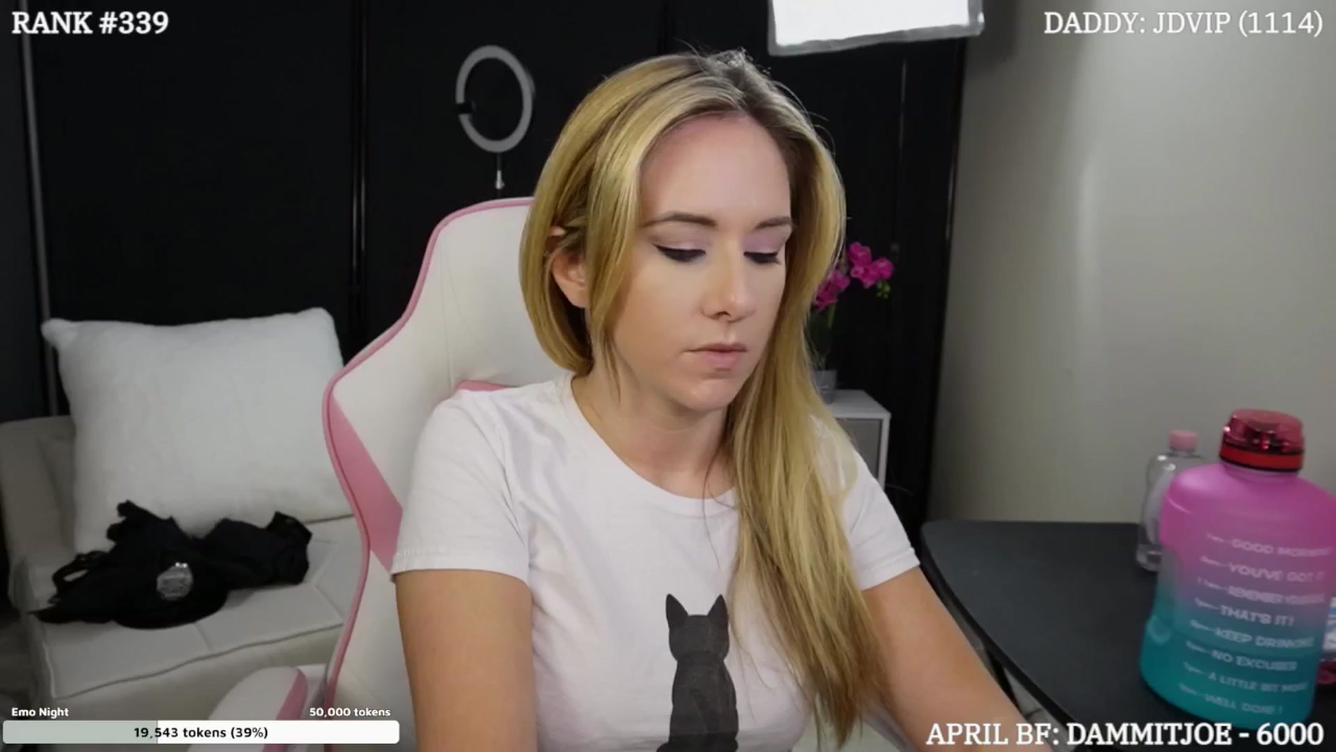 Gallery image thumbnail from DammitLexi's myfreecams stream on, 04/18/2024, 24:59 image 7 of 20