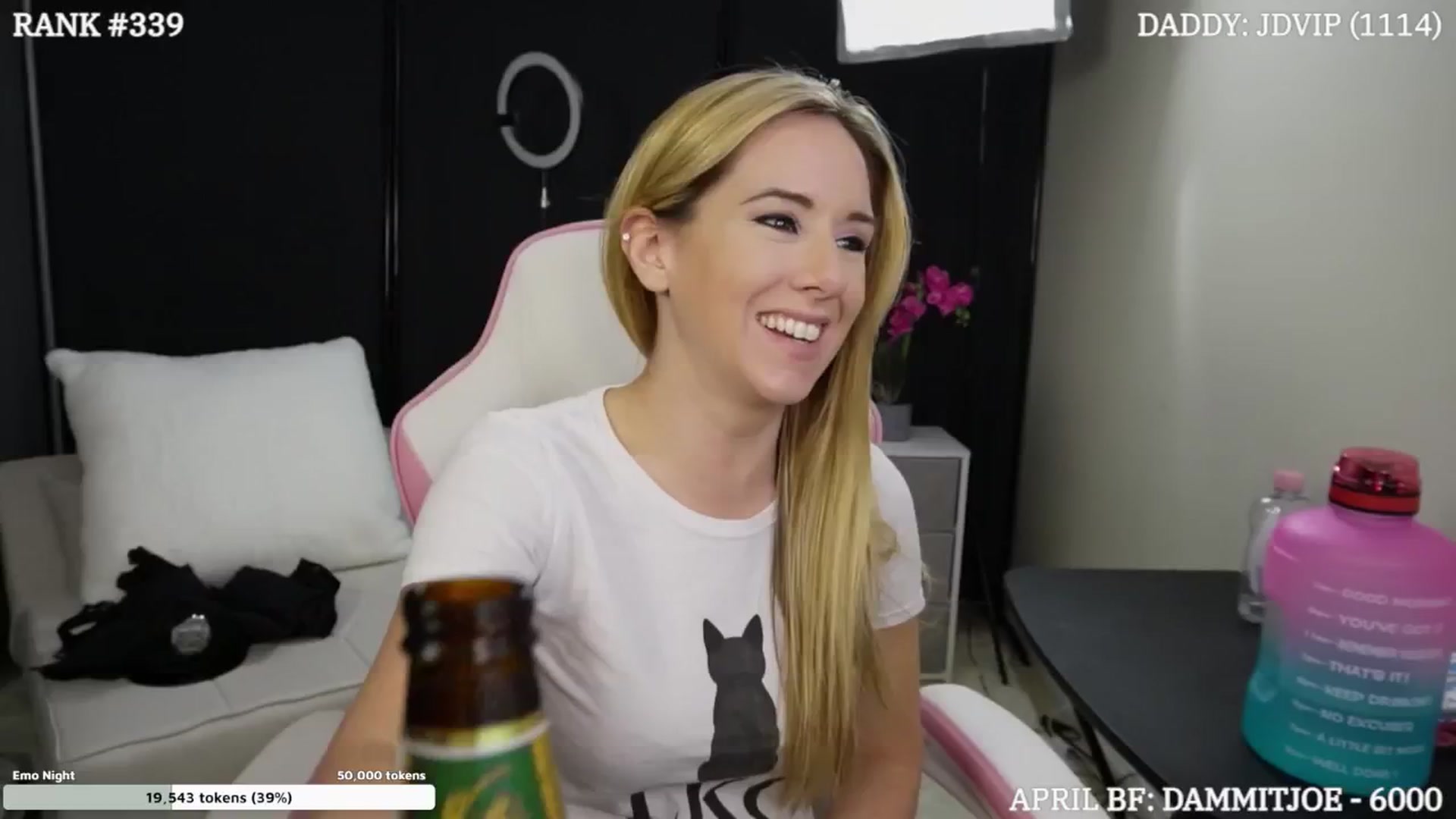 Gallery image thumbnail from DammitLexi's myfreecams stream on, 04/18/2024, 24:59 image 16 of 20