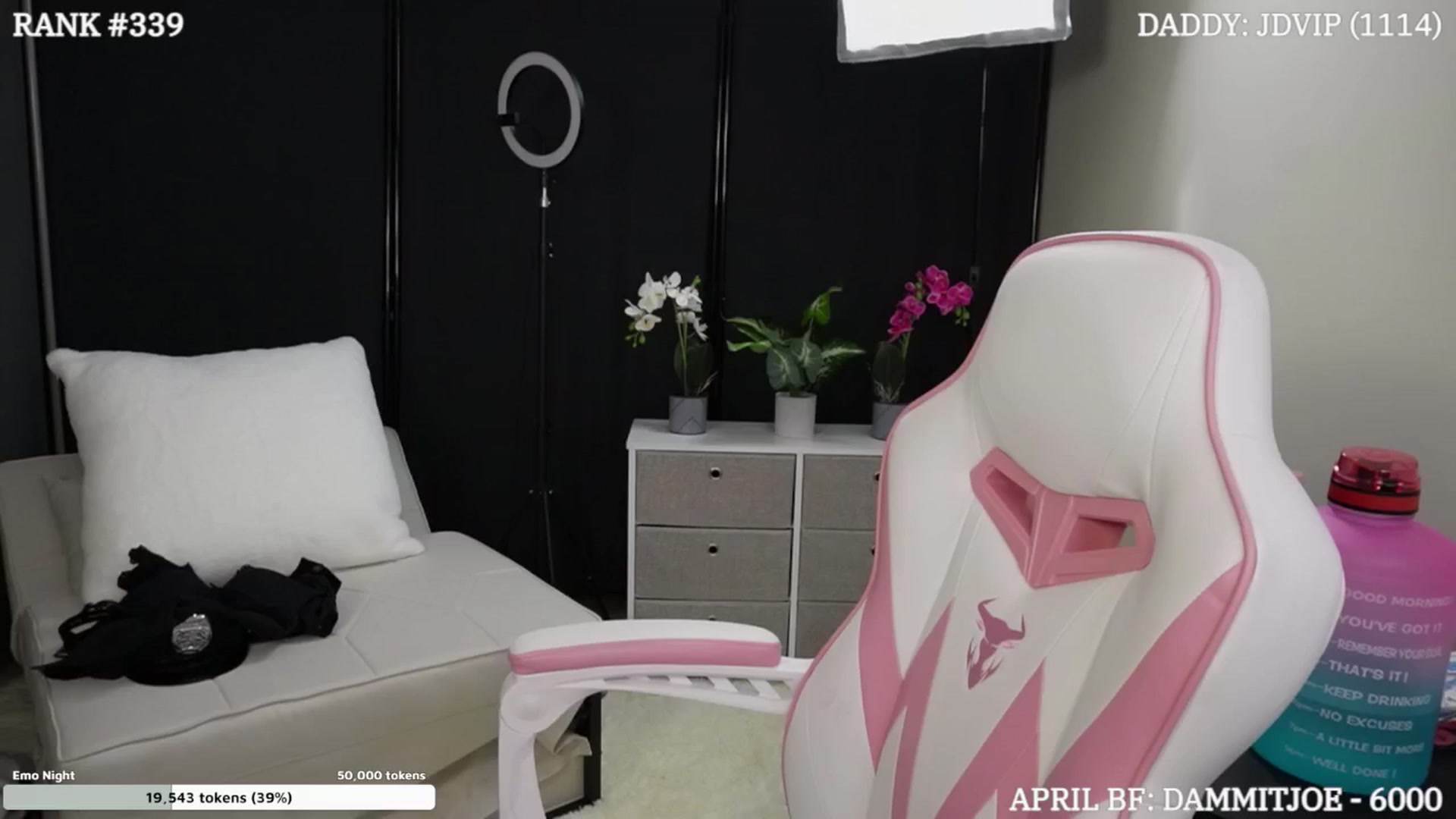 Gallery image thumbnail from DammitLexi's myfreecams stream on, 04/18/2024, 24:59 image 15 of 20
