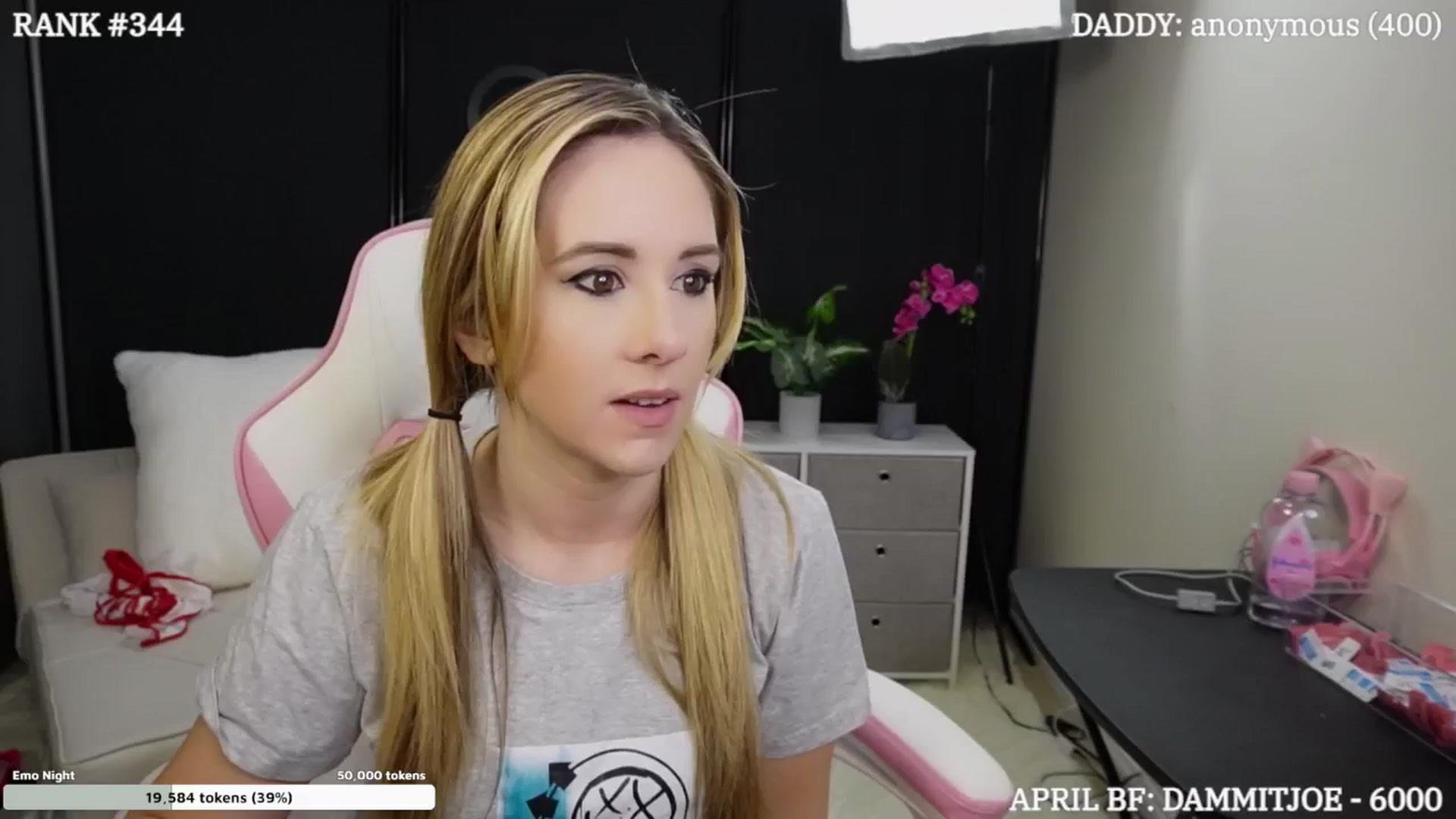 Gallery image thumbnail from DammitLexi's myfreecams stream on, 04/19/2024, 19:36 image 18 of 20