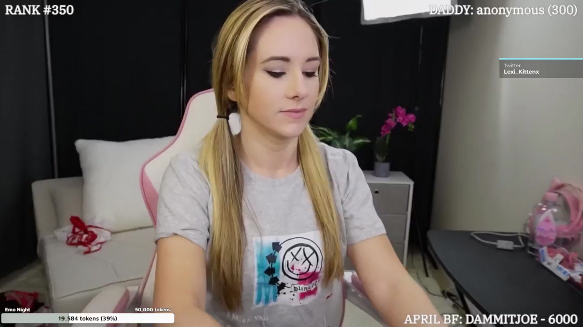 Gallery image thumbnail from DammitLexi's myfreecams stream on, 04/19/2024, 19:36 image 6 of 20