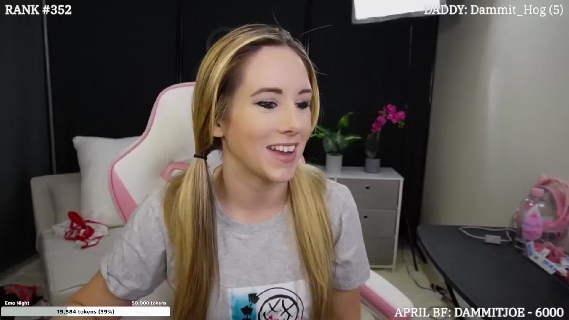 Gallery image thumbnail from DammitLexi's myfreecams stream on, 04/19/2024, 19:36 image 3 of 20