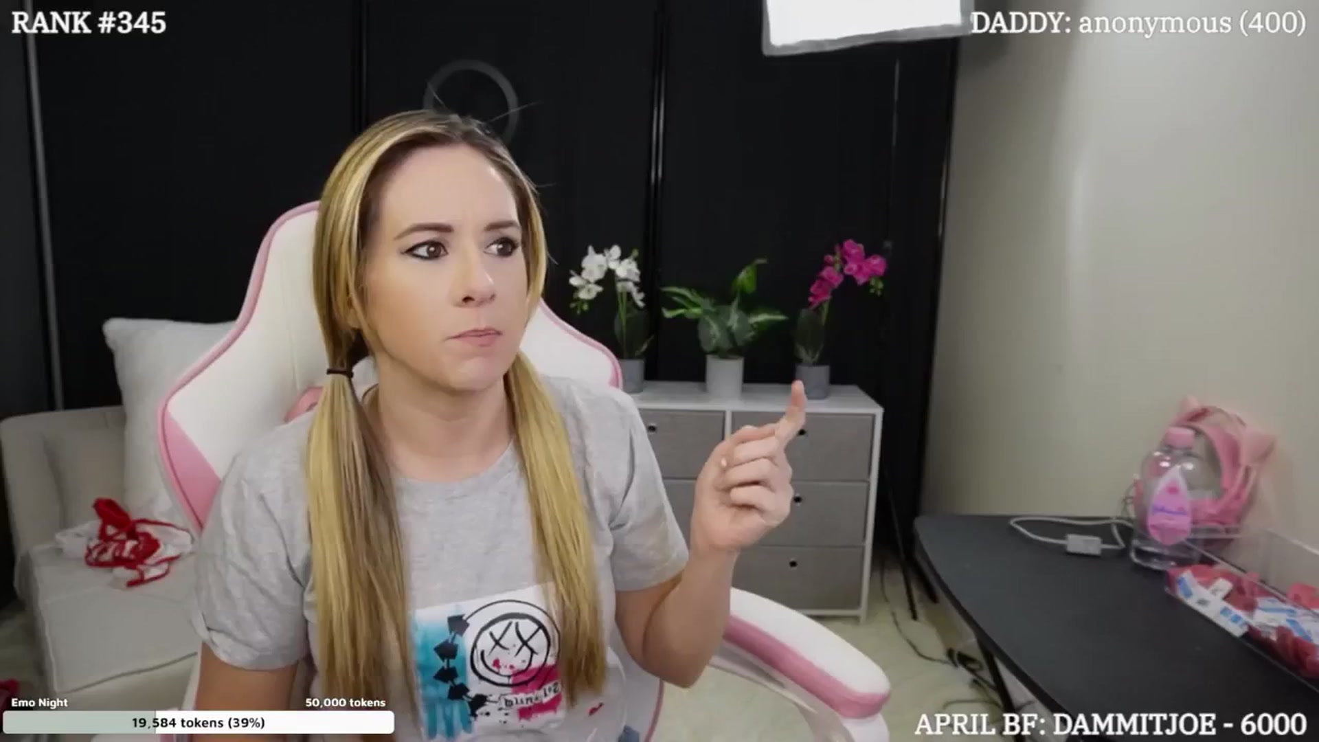 Gallery image thumbnail from DammitLexi's myfreecams stream on, 04/19/2024, 19:36 image 14 of 20