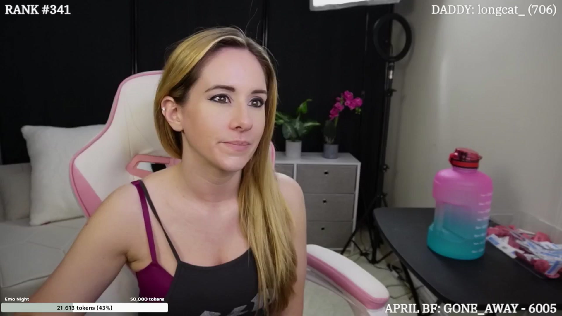 Gallery image thumbnail from DammitLexi's myfreecams stream on, 04/26/2024, 02:53 image 12 of 20
