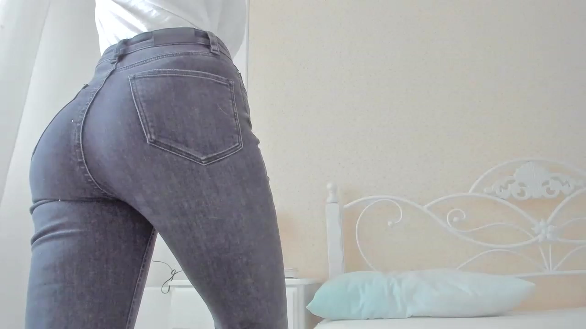 Gallery image thumbnail from DamnGooood's myfreecams stream on, 12/11/2022, 08:45 image 3 of 20