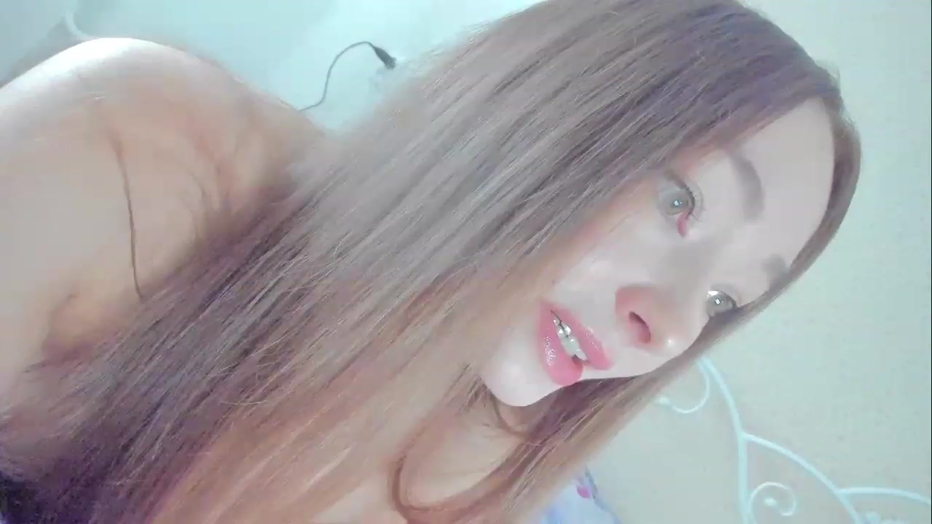 Gallery image thumbnail from DamnGooood's myfreecams stream on, 12/25/2022, 06:05 image 13 of 20