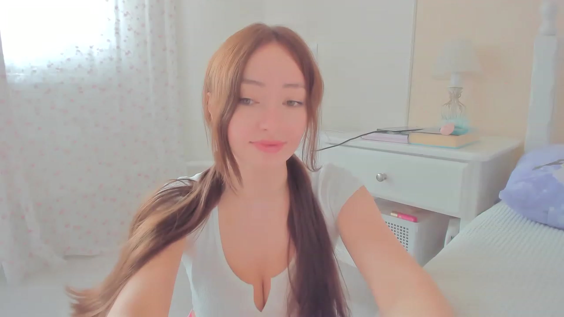 Gallery image thumbnail from DamnGooood's myfreecams stream on, 04/10/2023, 07:45 image 5 of 20