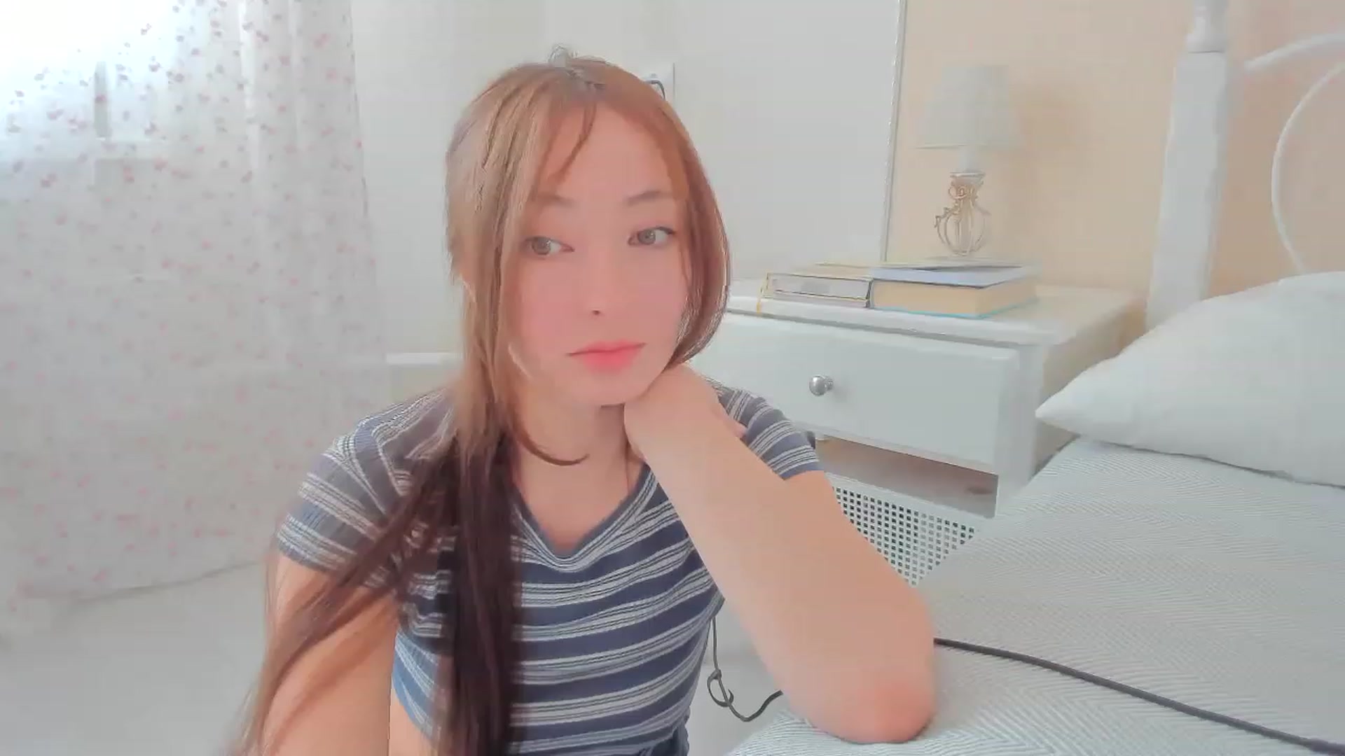 Gallery image thumbnail from DamnGooood's myfreecams stream on, 05/18/2023, 08:50 image 10 of 20