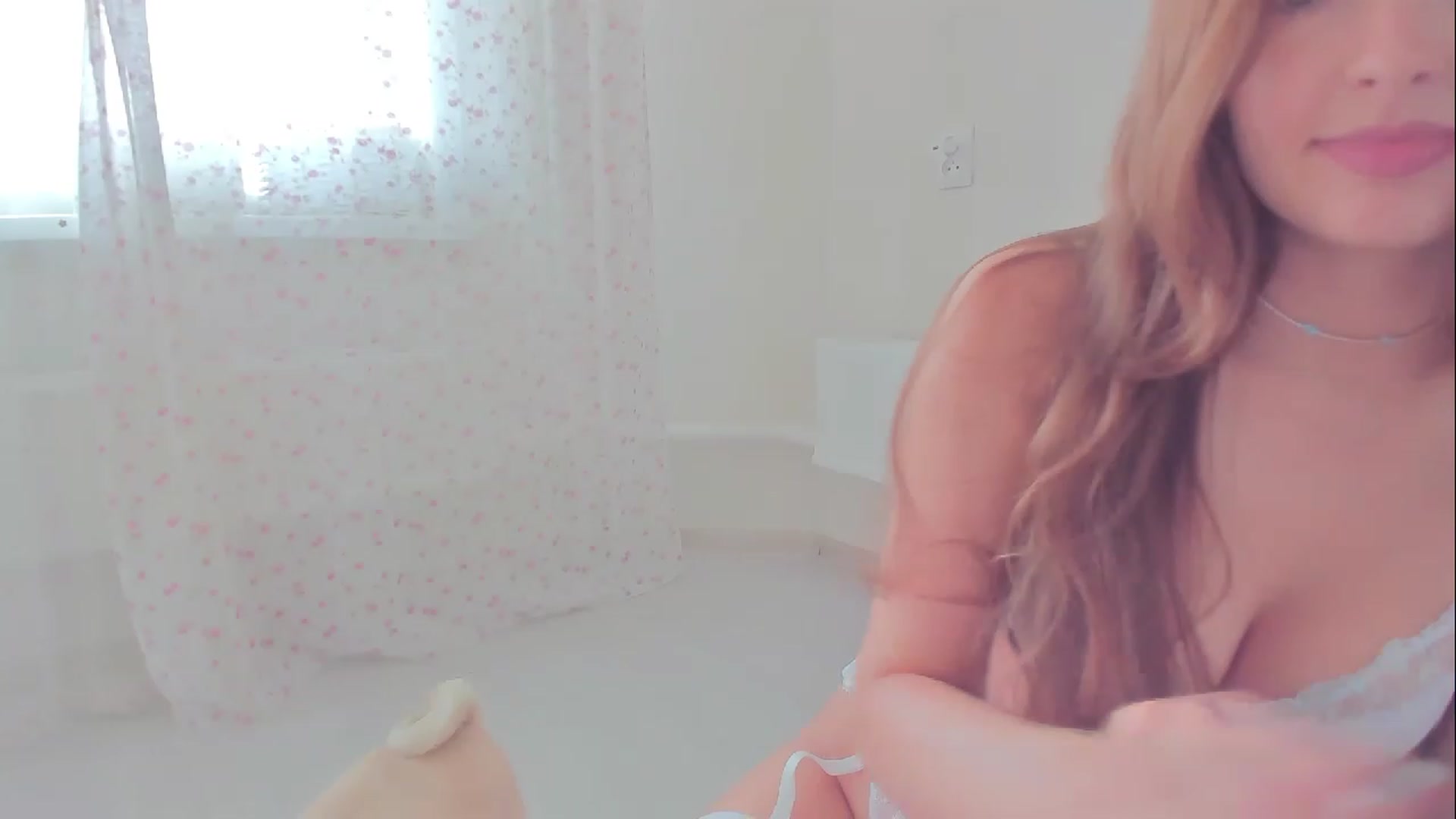 Gallery image thumbnail from DamnGooood's myfreecams stream on, 06/13/2023, 07:15 image 19 of 20
