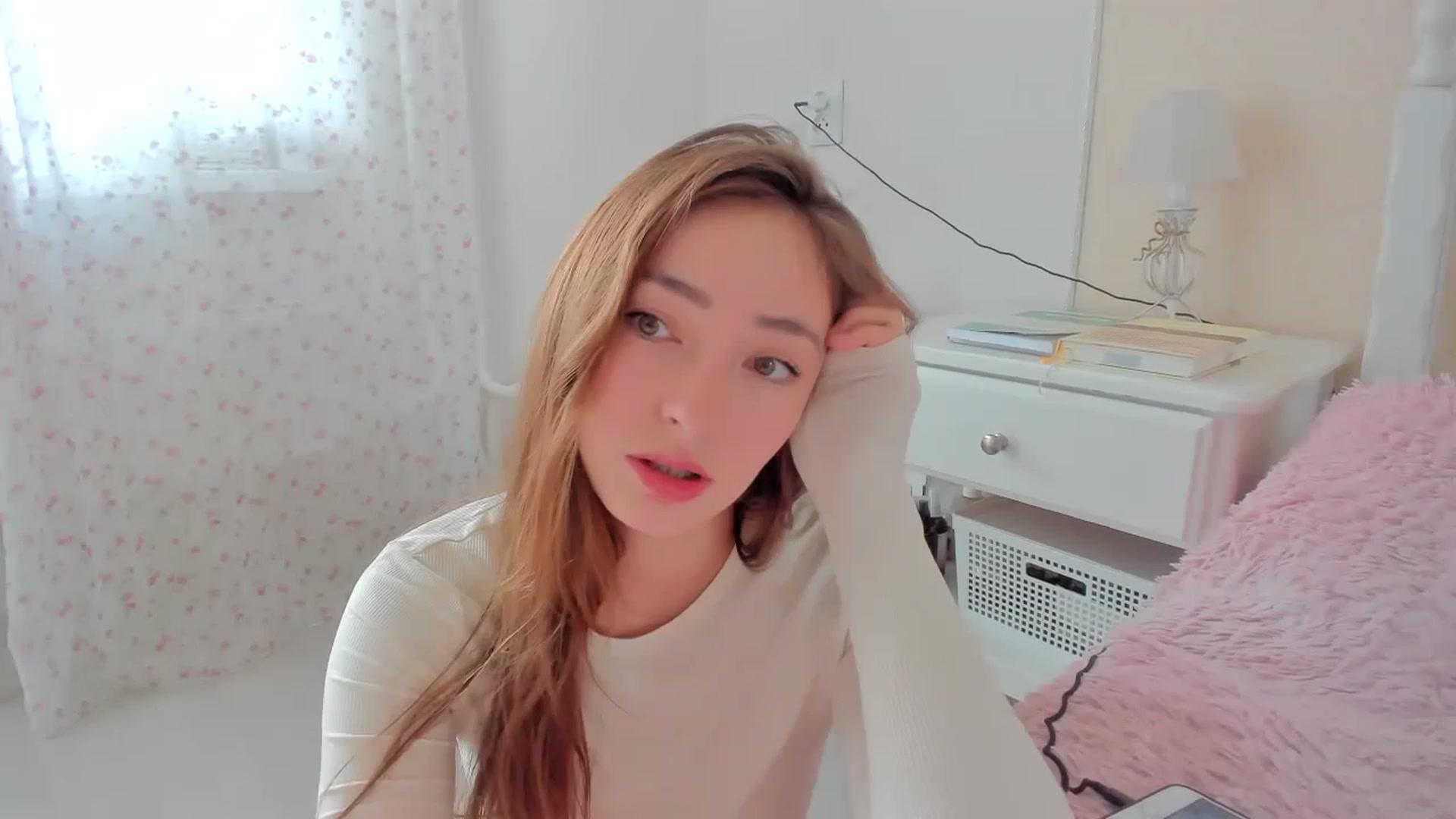 Gallery image thumbnail from DamnGooood's myfreecams stream on, 09/13/2023, 08:01 image 14 of 20