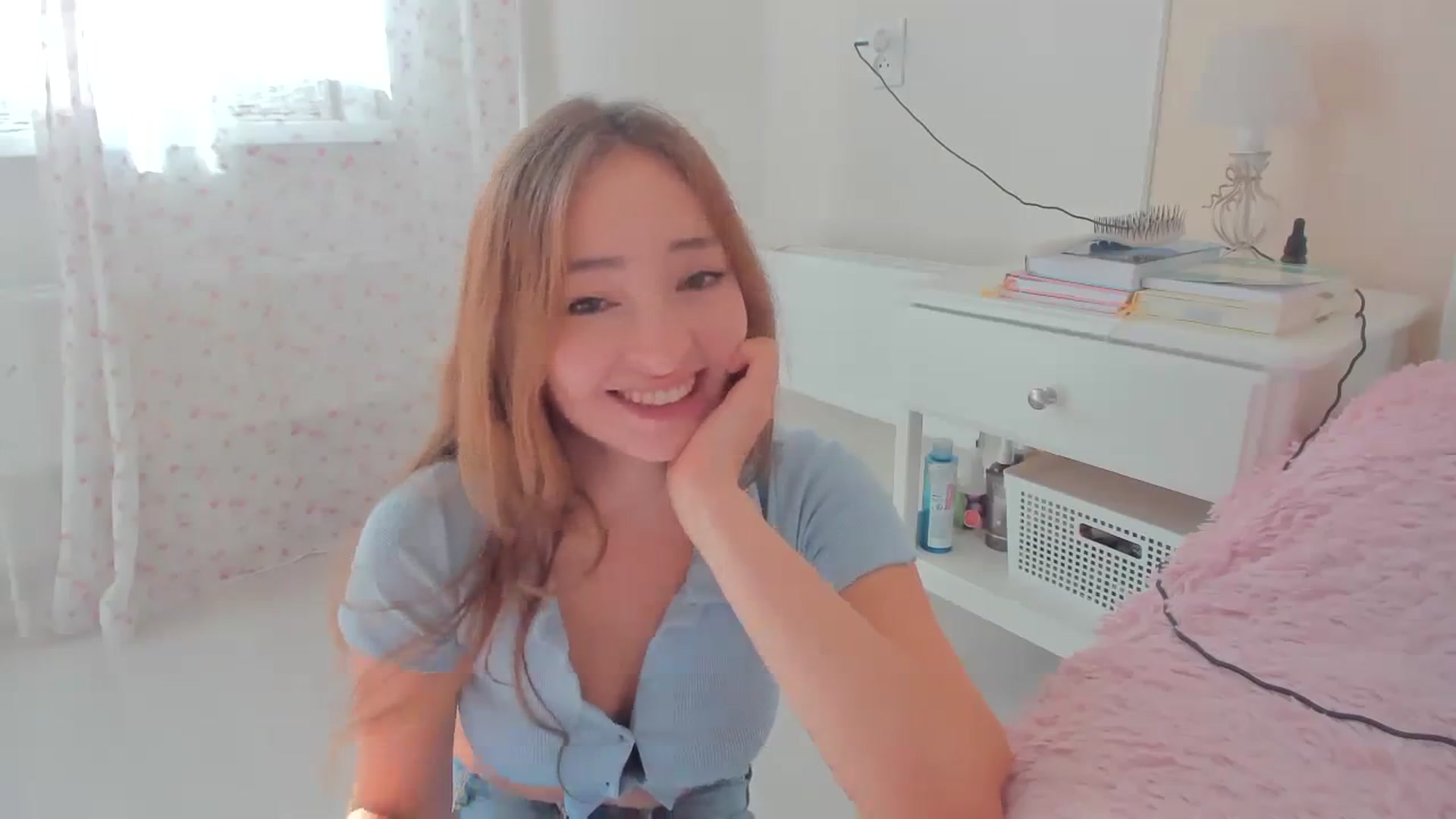 Gallery image thumbnail from DamnGooood's myfreecams stream on, 09/15/2023, 09:18 image 2 of 20