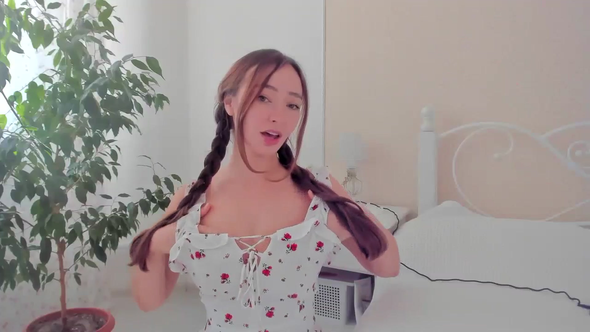 Gallery image thumbnail from DamnGooood's myfreecams stream on, 10/10/2023, 10:18 image 19 of 20