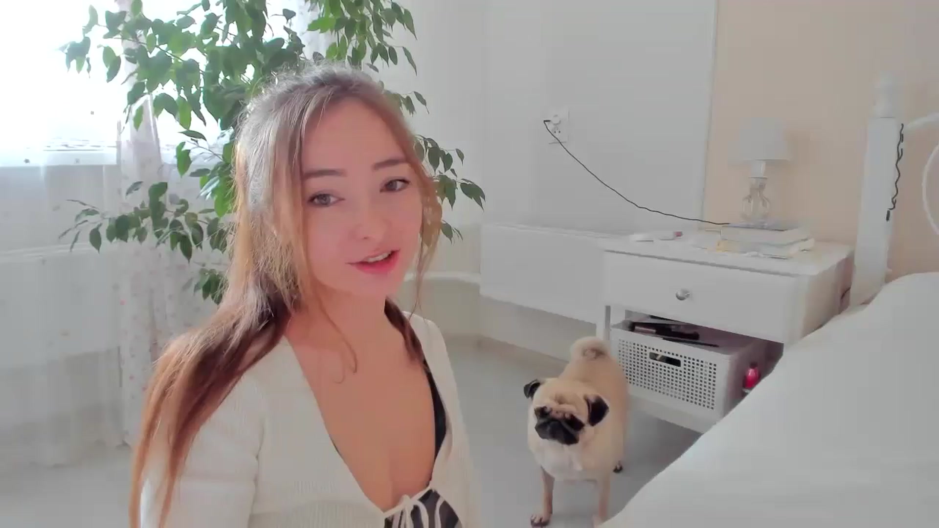 Gallery image thumbnail from DamnGooood's myfreecams stream on, 10/25/2023, 08:25 image 2 of 20