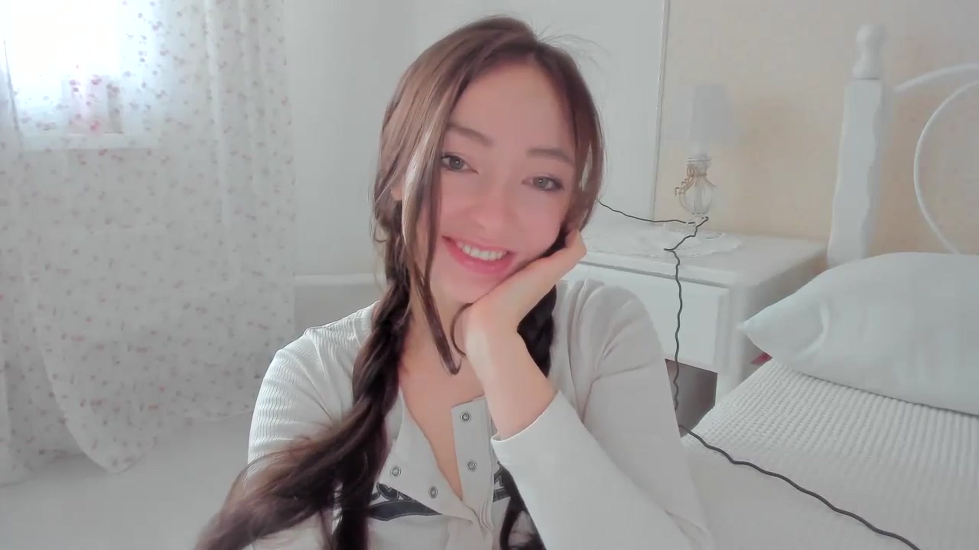 Gallery image thumbnail from DamnGooood's myfreecams stream on, 11/10/2023, 07:48 image 15 of 20
