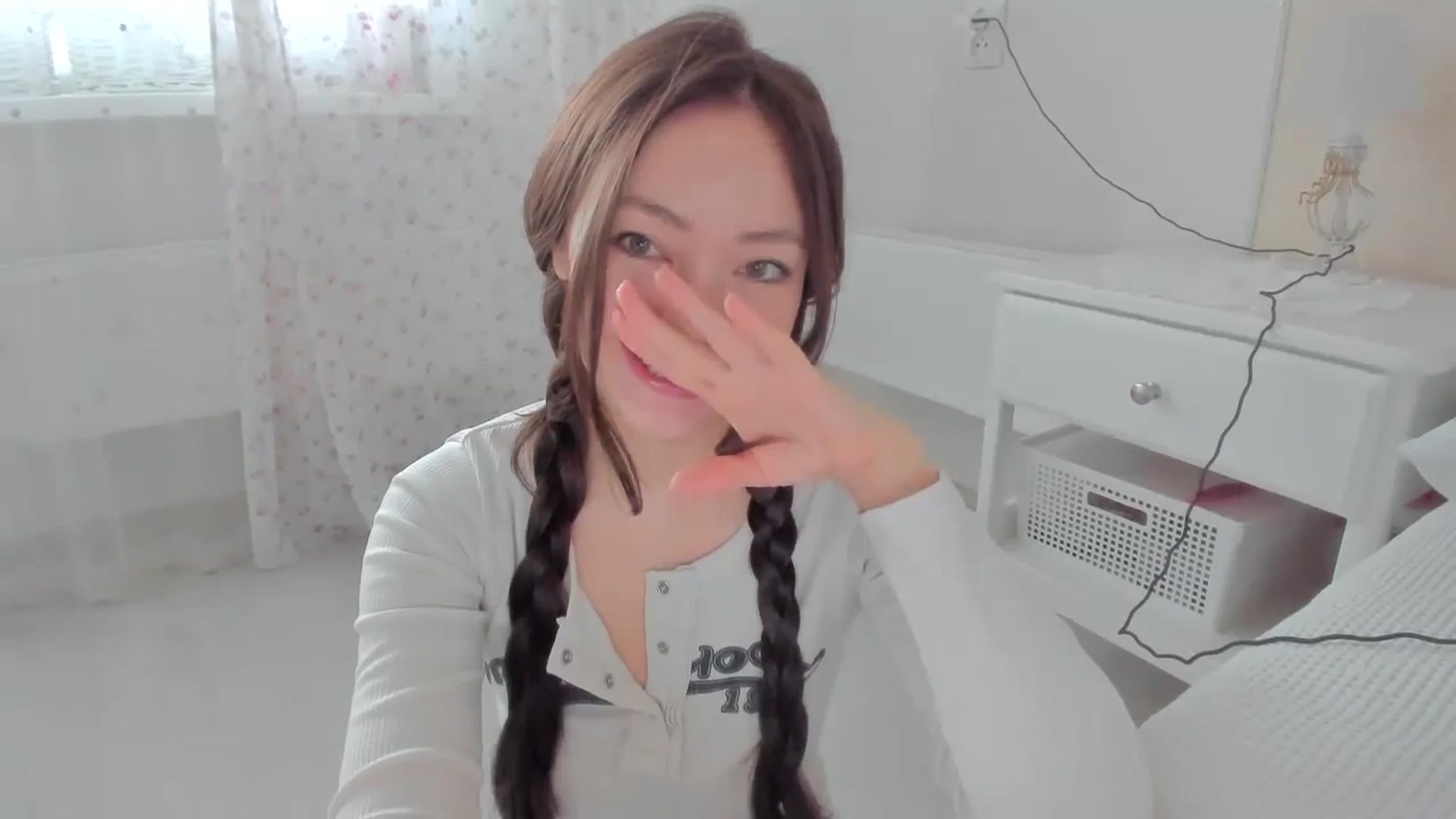 Gallery image thumbnail from DamnGooood's myfreecams stream on, 11/10/2023, 07:48 image 12 of 20