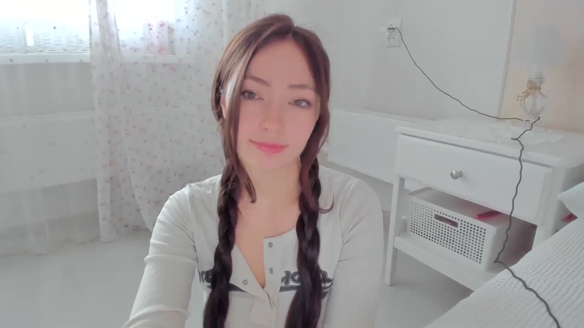 Gallery image thumbnail from DamnGooood's myfreecams stream on, 11/10/2023, 07:48 image 16 of 20