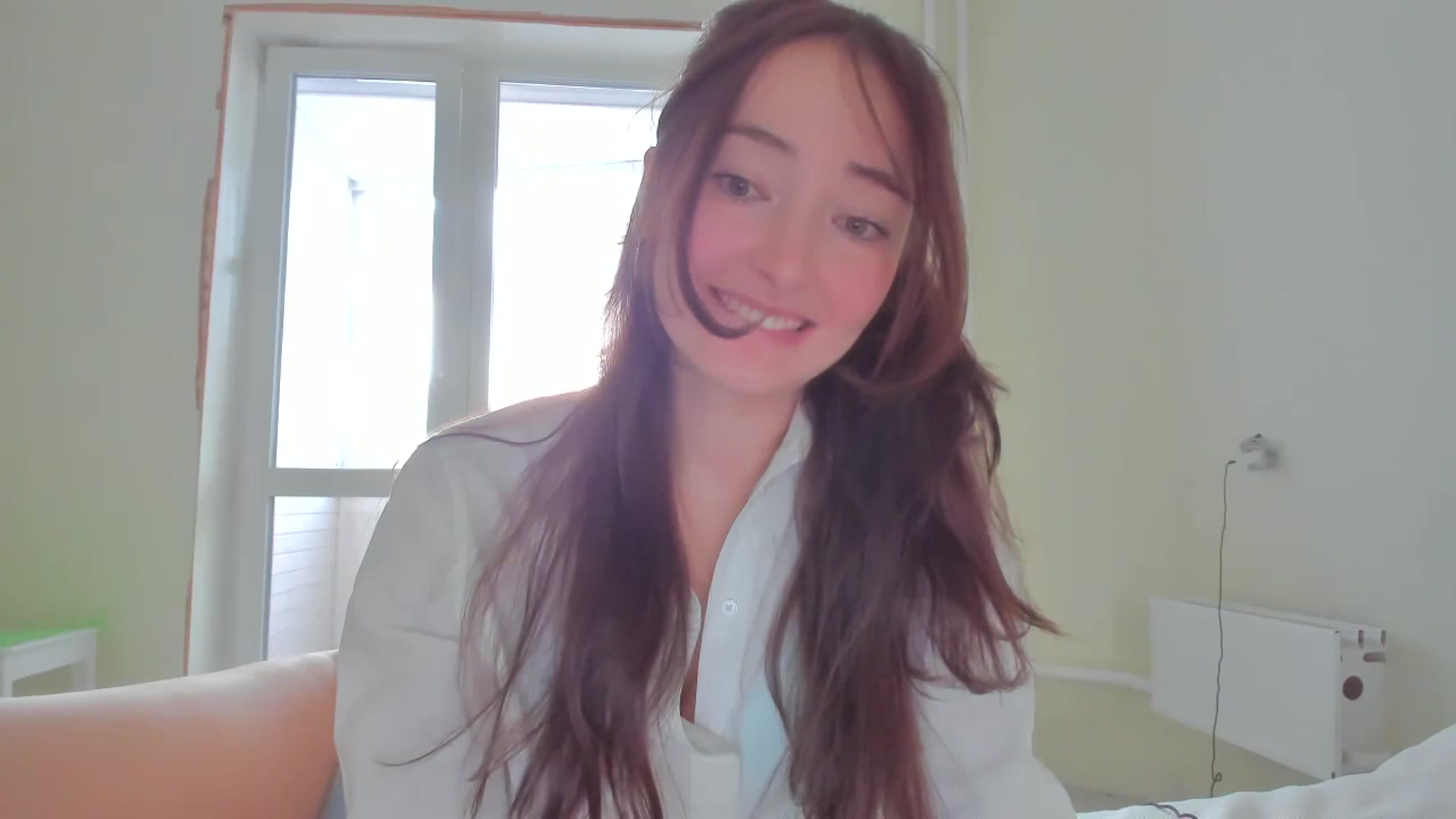 Gallery image thumbnail from DamnGooood's myfreecams stream on, 12/04/2023, 09:40 image 19 of 20