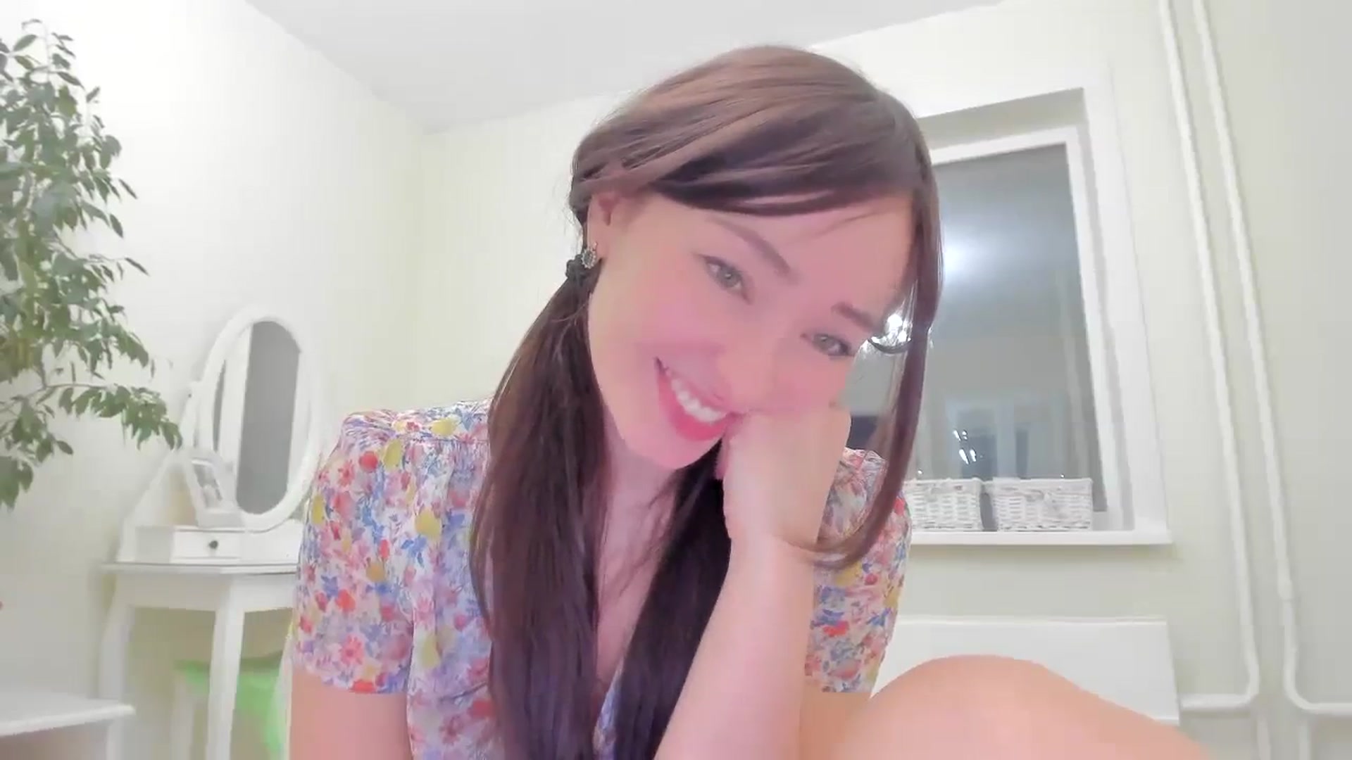 Gallery image thumbnail from DamnGooood's myfreecams stream on, 12/08/2023, 11:43 image 17 of 20