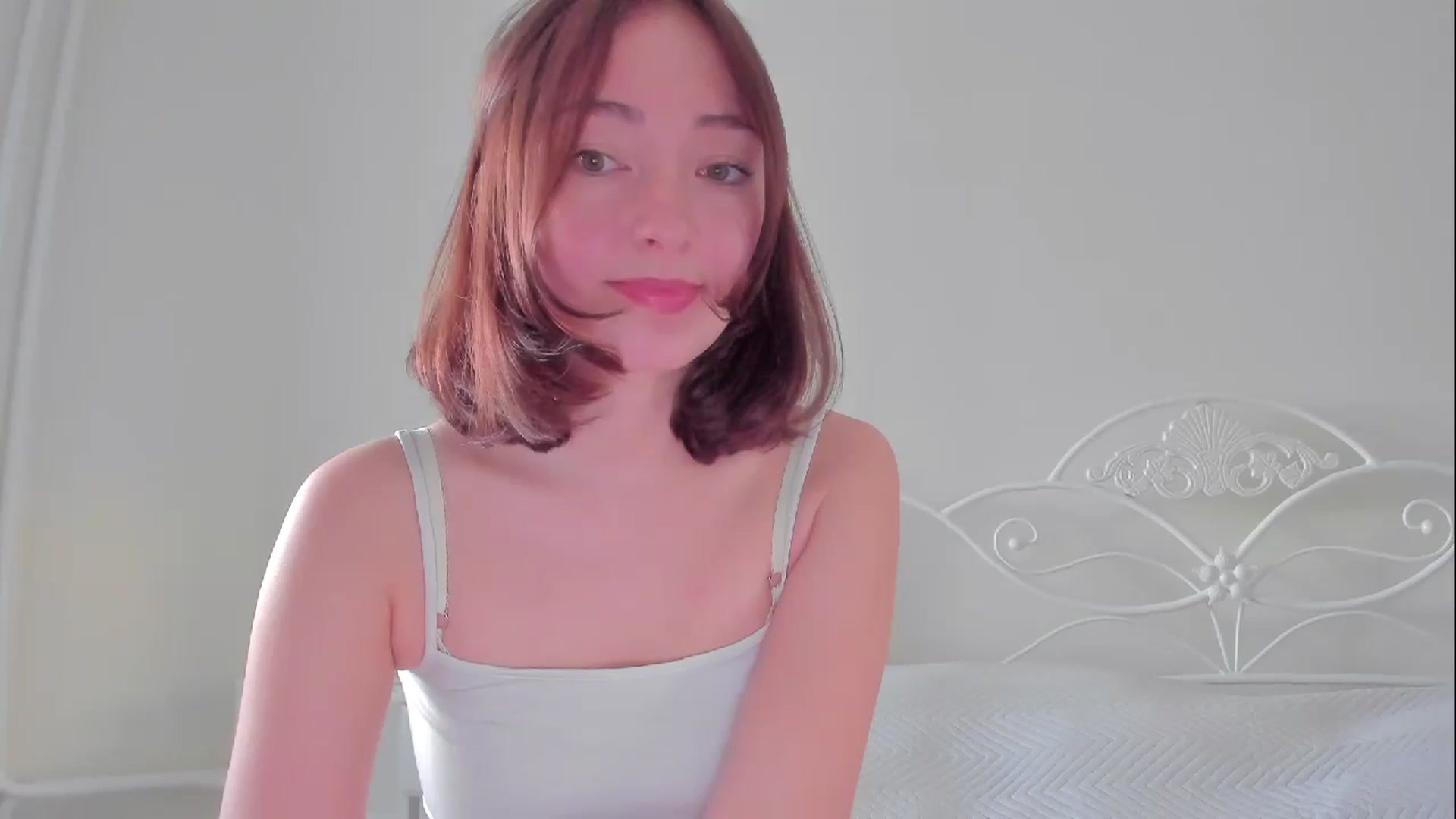 Gallery image thumbnail from DamnGooood's myfreecams stream on, 12/18/2023, 10:37 image 4 of 20
