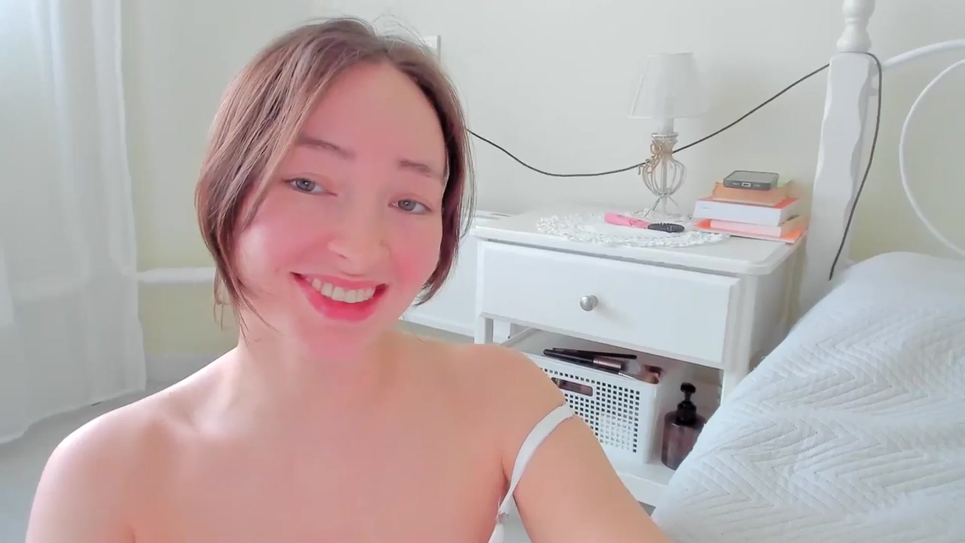 Gallery image thumbnail from DamnGooood's myfreecams stream on, 04/13/2024, 08:18 image 17 of 20