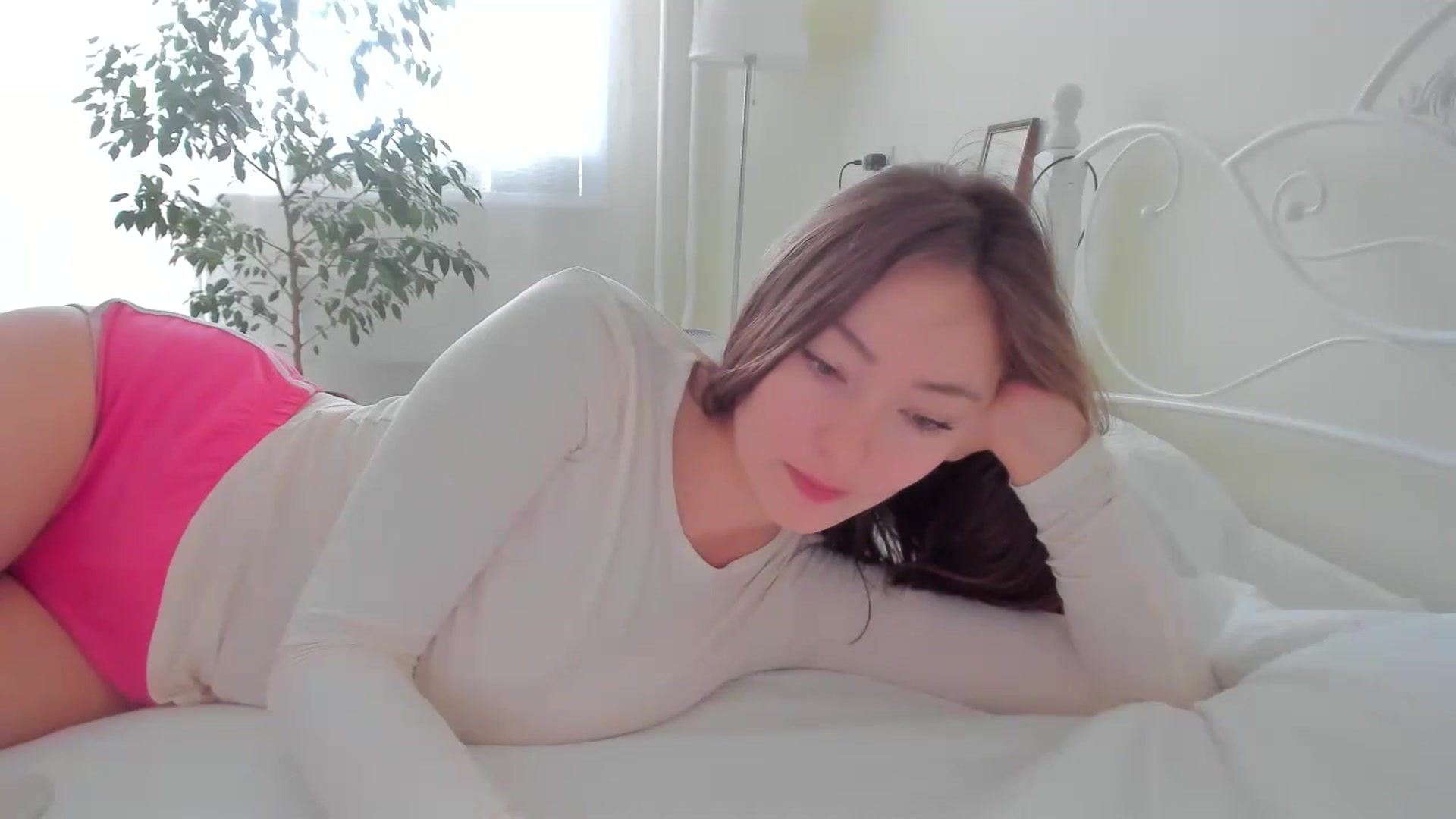 Gallery image thumbnail from DamnGooood's myfreecams stream on, 11/15/2024, 04:31 image 20 of 20