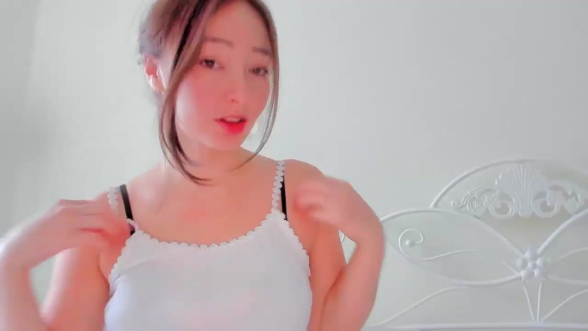 Gallery image thumbnail from DamnGooood's myfreecams stream on, 12/24/2024, 05:18 image 3 of 20