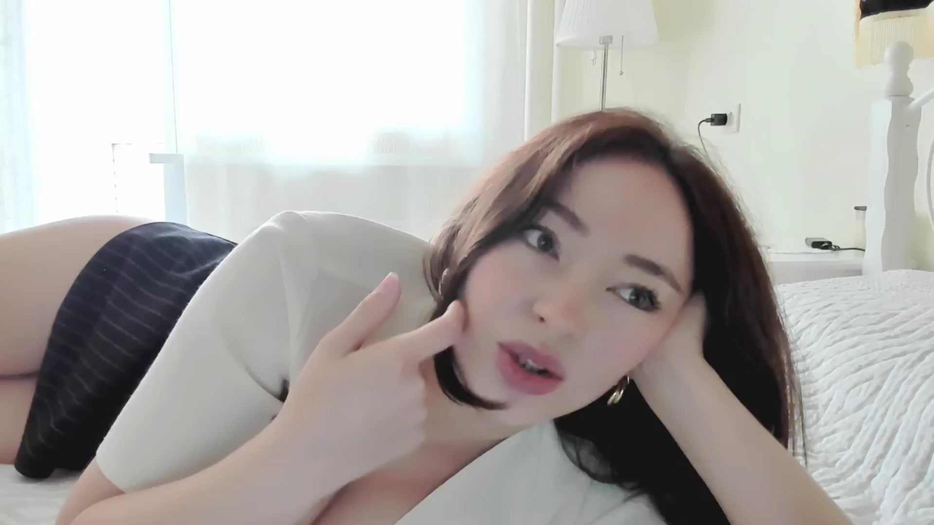 Gallery image thumbnail from DamnGooood's myfreecams stream on, 04/15/2025, 07:41 image 7 of 20