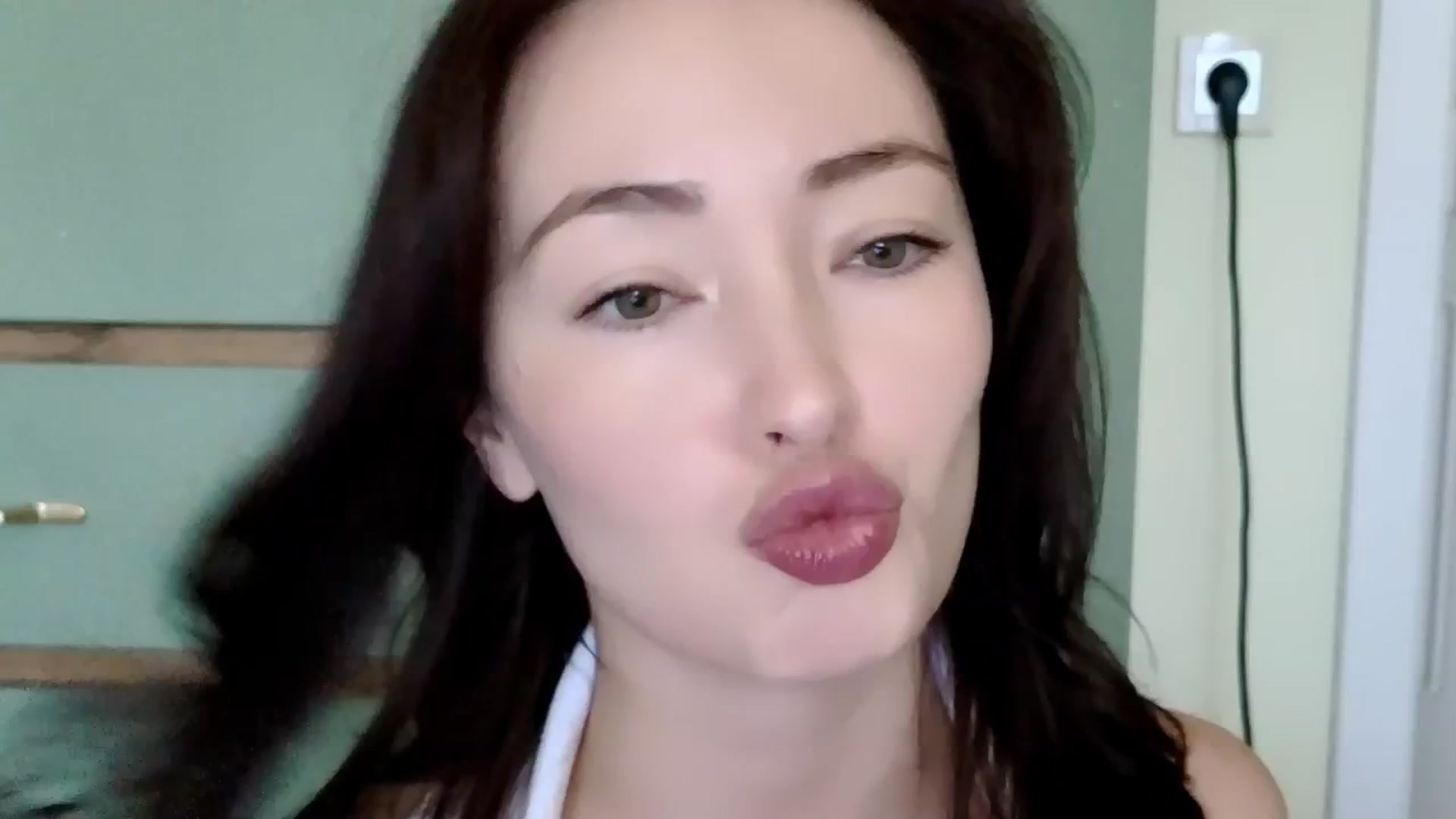 Gallery image thumbnail from DamnGooood's myfreecams stream on, 04/22/2025, 13:01 image 1 of 20