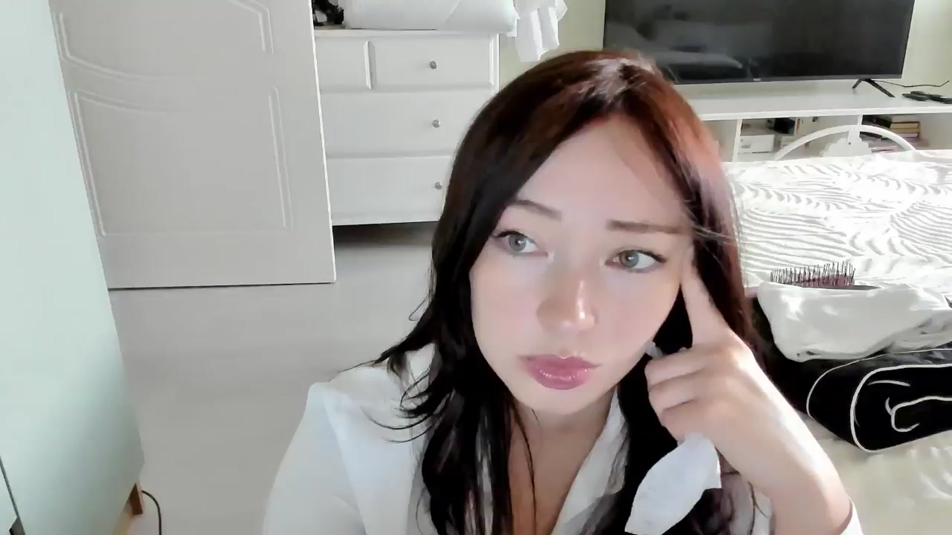 Gallery image thumbnail from DamnGooood's myfreecams stream on, 06/11/2025, 08:45 image 8 of 20