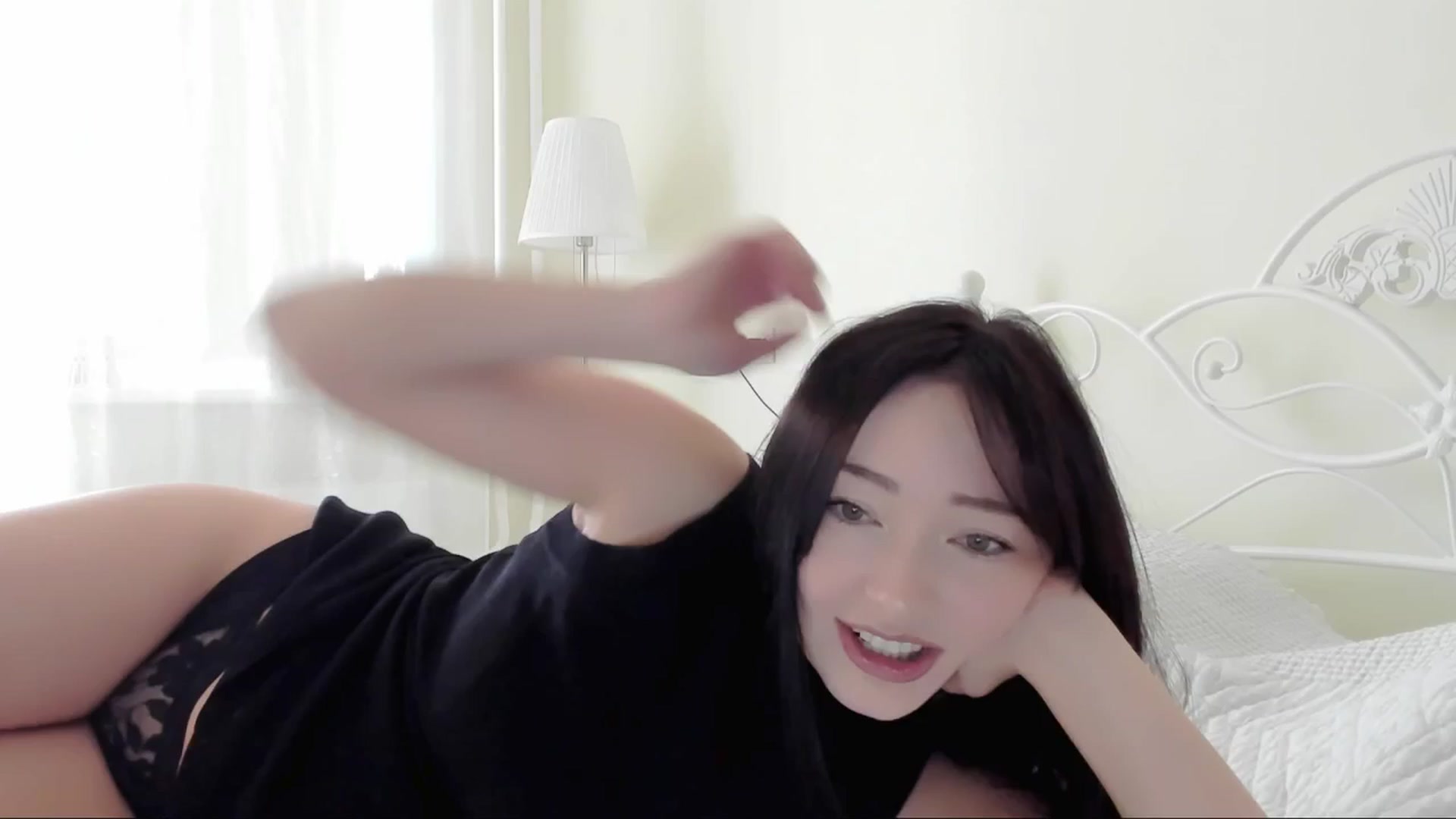 Gallery image thumbnail from DamnGooood's myfreecams stream on, 09/11/2025, 05:22 image 10 of 20