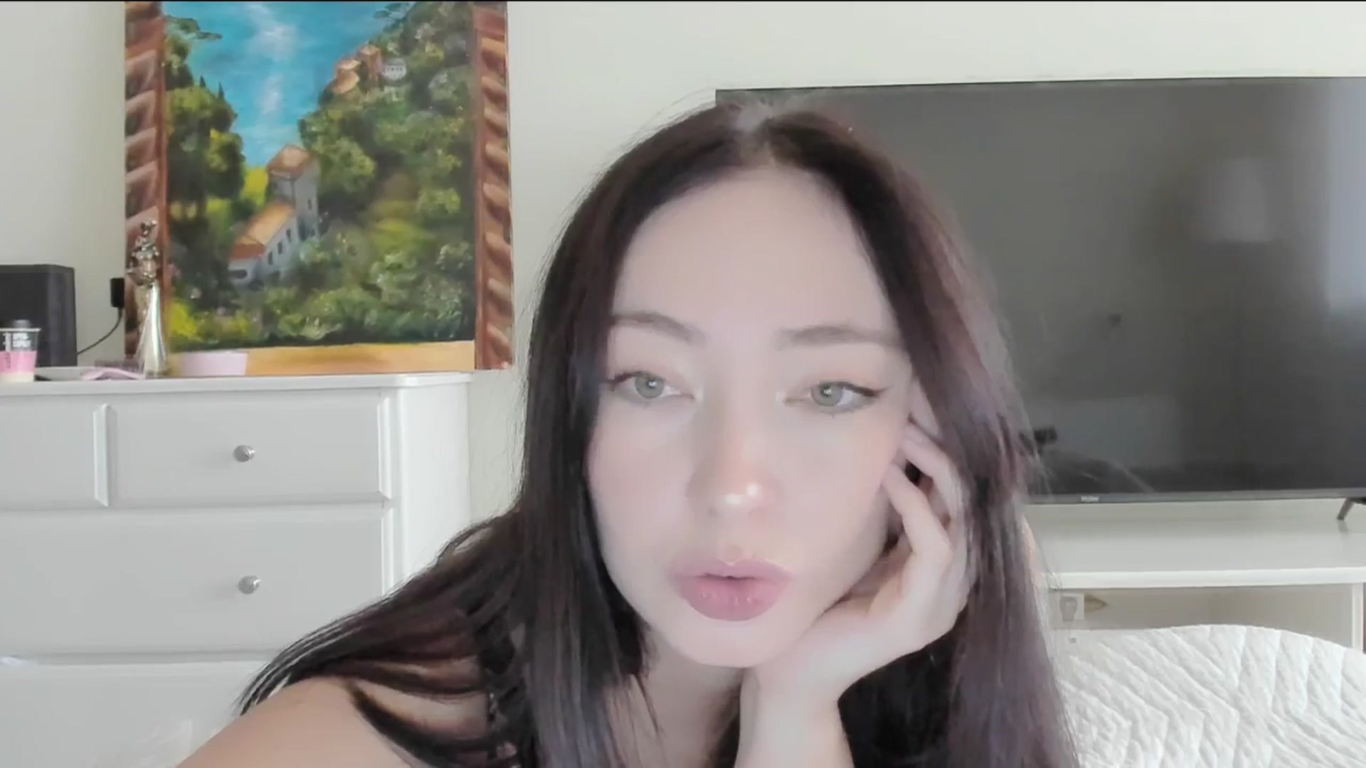 Gallery image thumbnail from DamnGooood's myfreecams stream on, 10/07/2025, 05:06 image 20 of 20