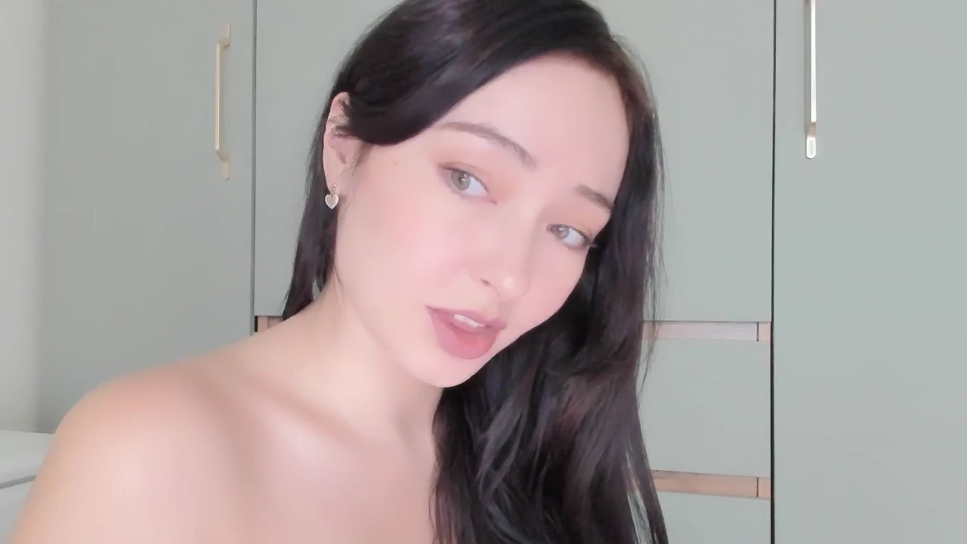 Gallery image thumbnail from DamnGooood's myfreecams stream on, 11/20/2025, 04:05 image 20 of 20