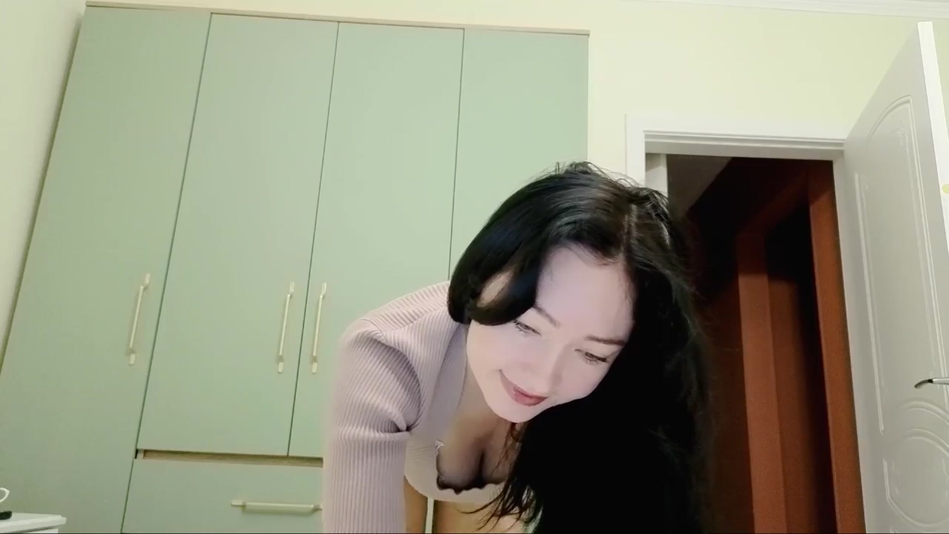 Gallery image thumbnail from DamnGooood's myfreecams stream on, 12/06/2025, 03:12 image 7 of 20