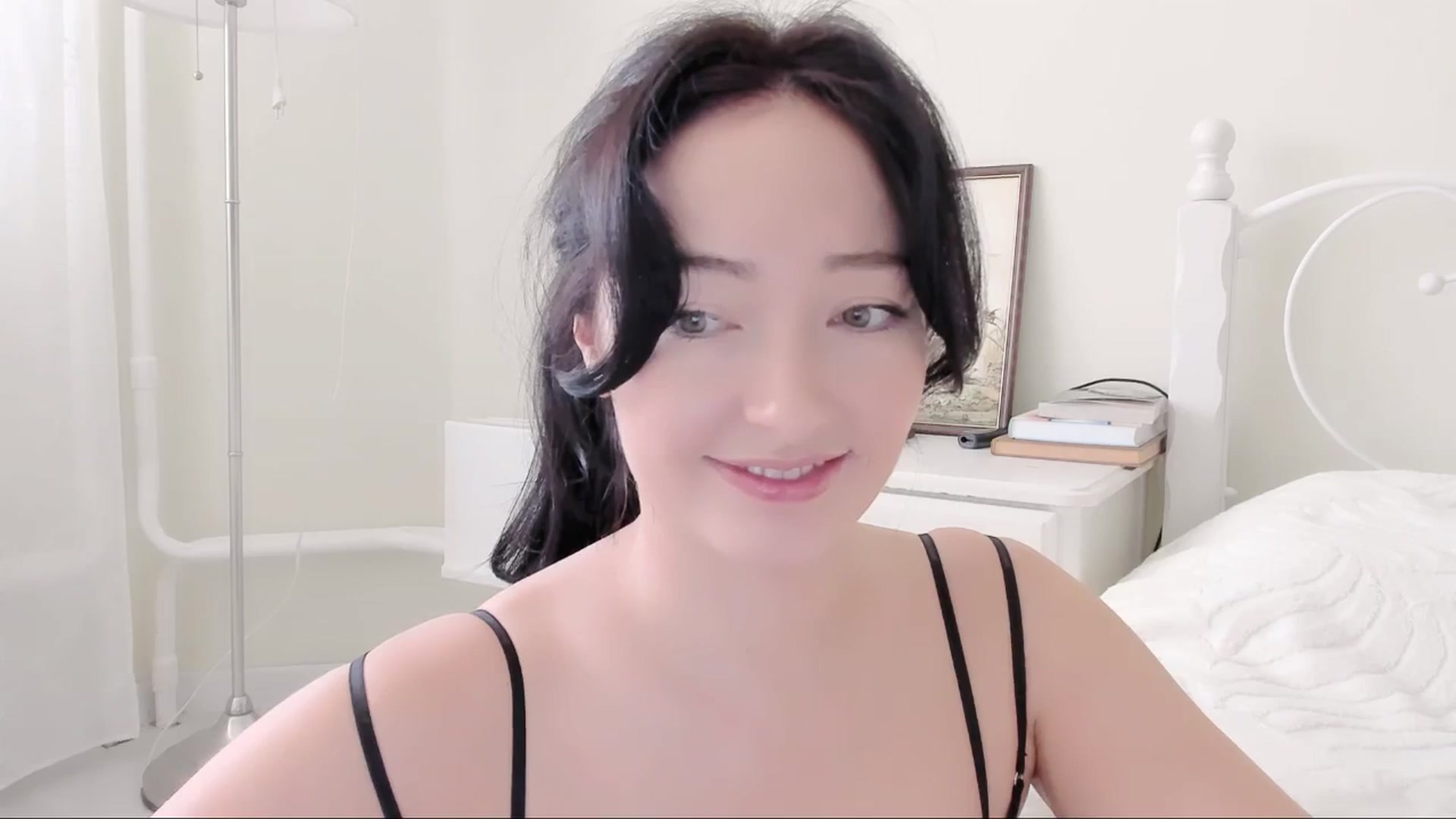 Gallery image thumbnail from DamnGooood's myfreecams stream on, 12/08/2025, 05:03 image 18 of 20