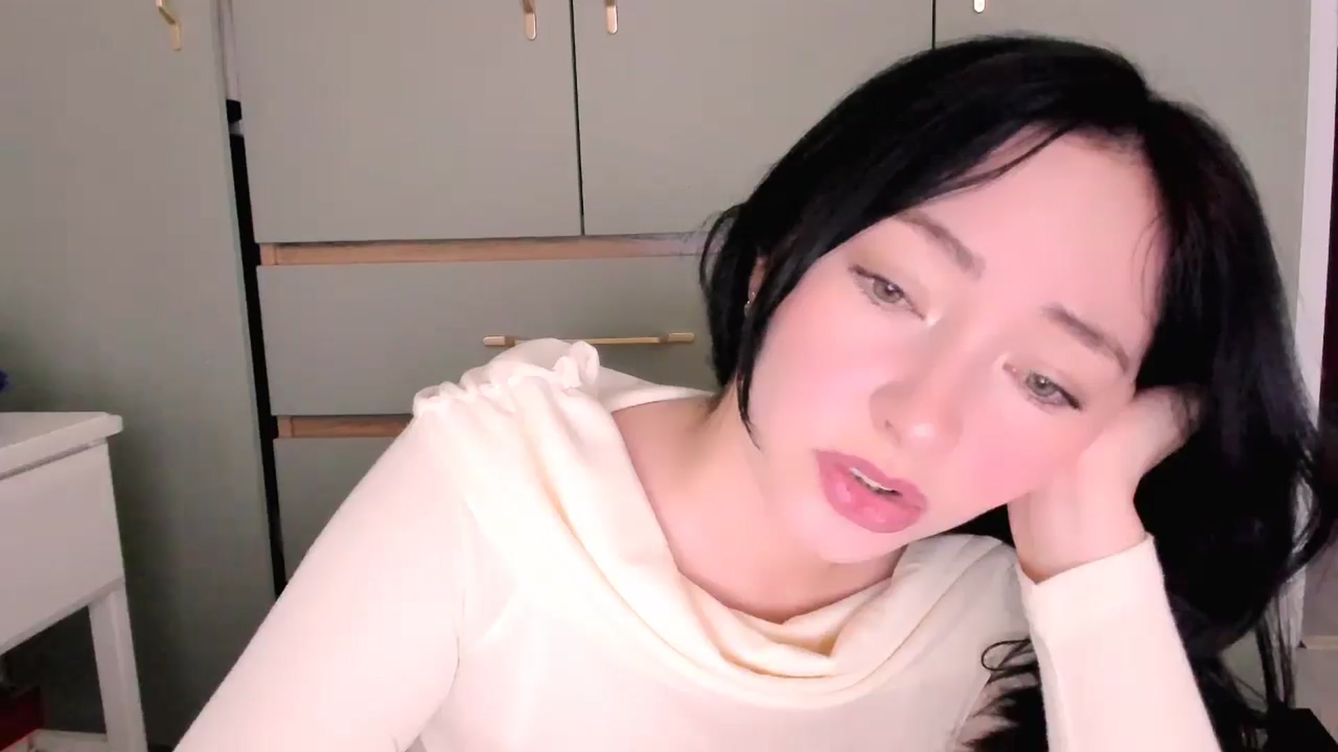 Gallery image thumbnail from DamnGooood's myfreecams stream on, 12/17/2025, 04:52 image 8 of 20