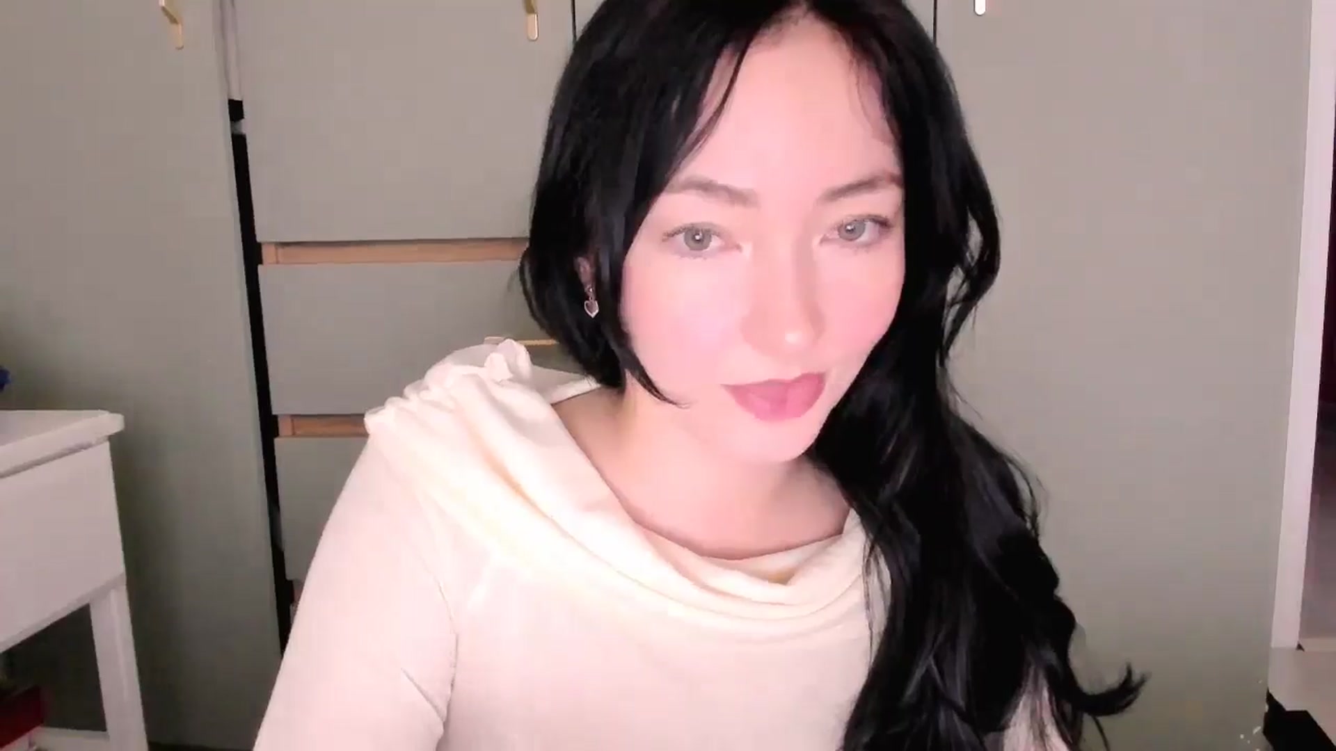 Gallery image thumbnail from DamnGooood's myfreecams stream on, 12/17/2025, 04:52 image 9 of 20