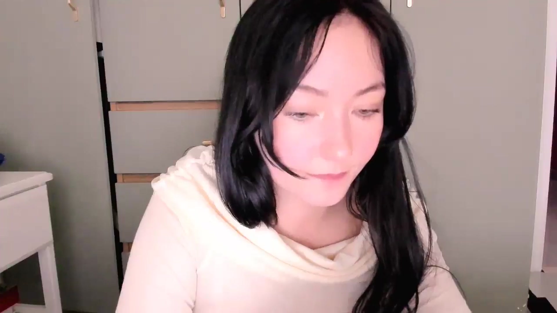Gallery image thumbnail from DamnGooood's myfreecams stream on, 12/17/2025, 04:52 image 5 of 20