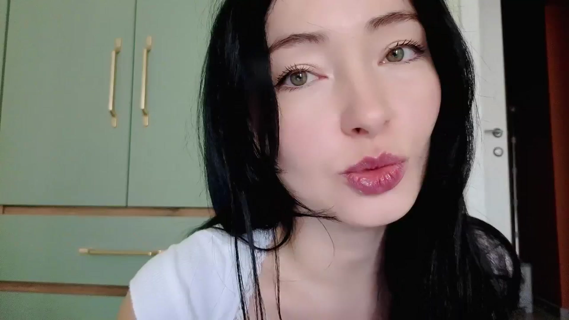 Gallery image thumbnail from DamnGooood's myfreecams stream on, 02/06/2026, 04:59 image 7 of 20