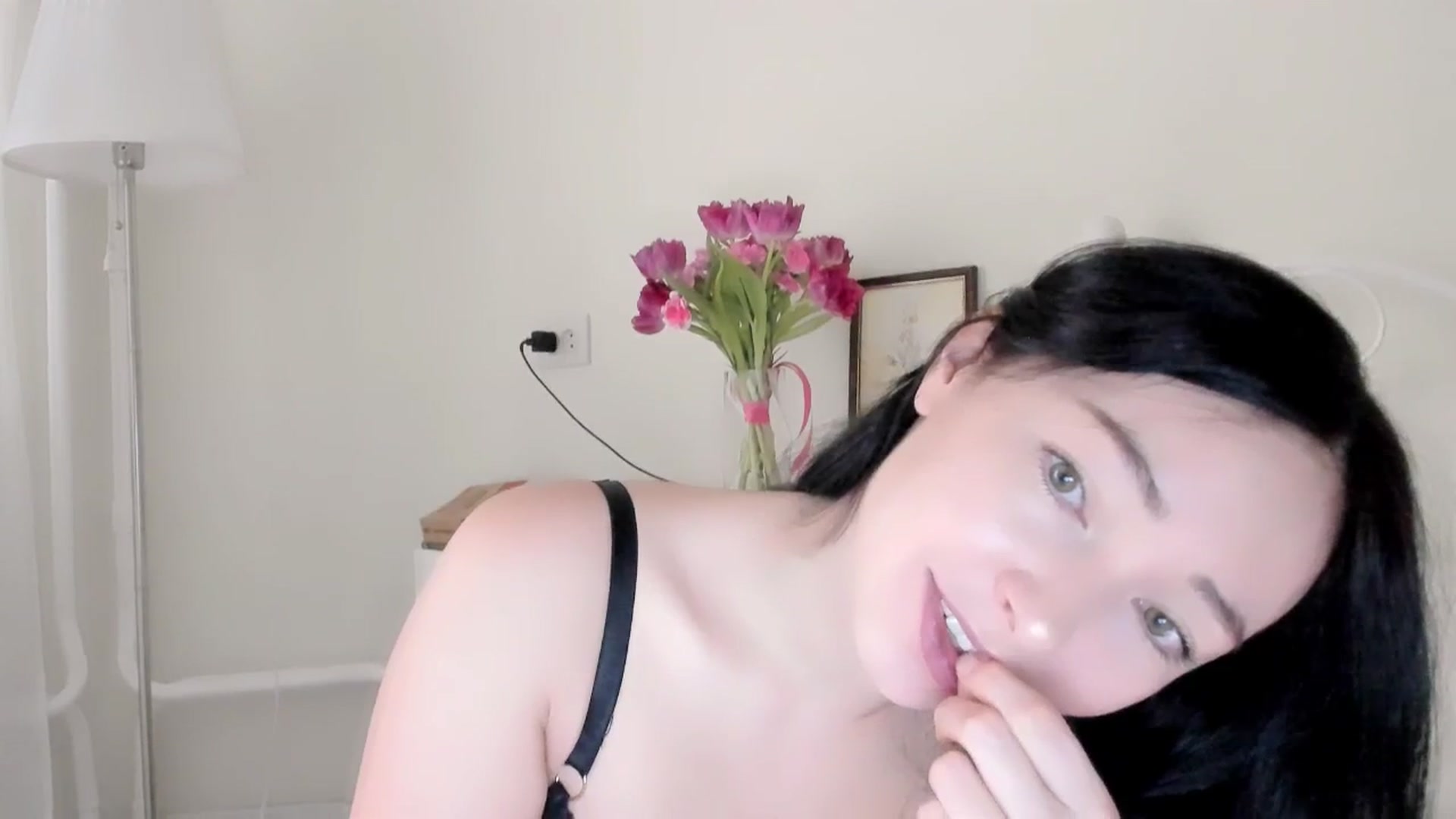 Gallery image thumbnail from DamnGooood's myfreecams stream on, 02/17/2026, 05:04 image 15 of 20