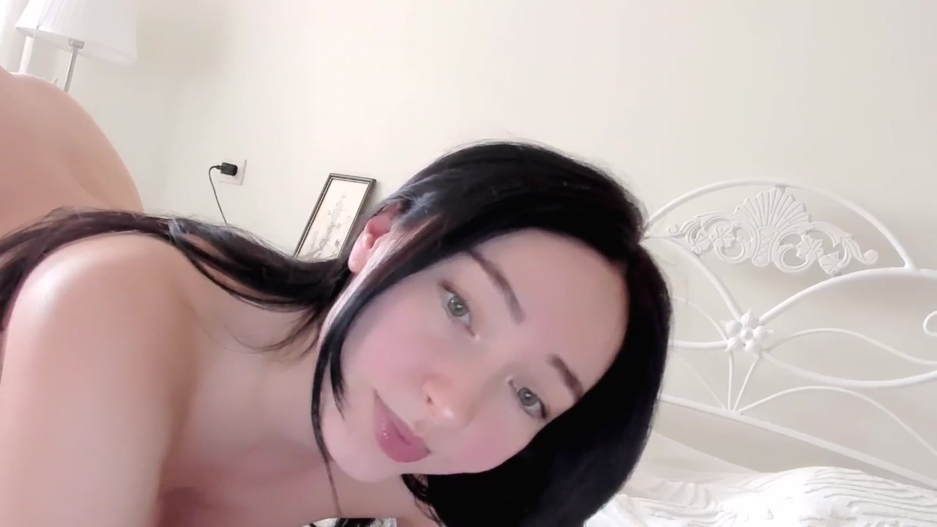 Gallery image thumbnail from DamnGooood's myfreecams stream on, 03/02/2026, 11:32 image 17 of 20