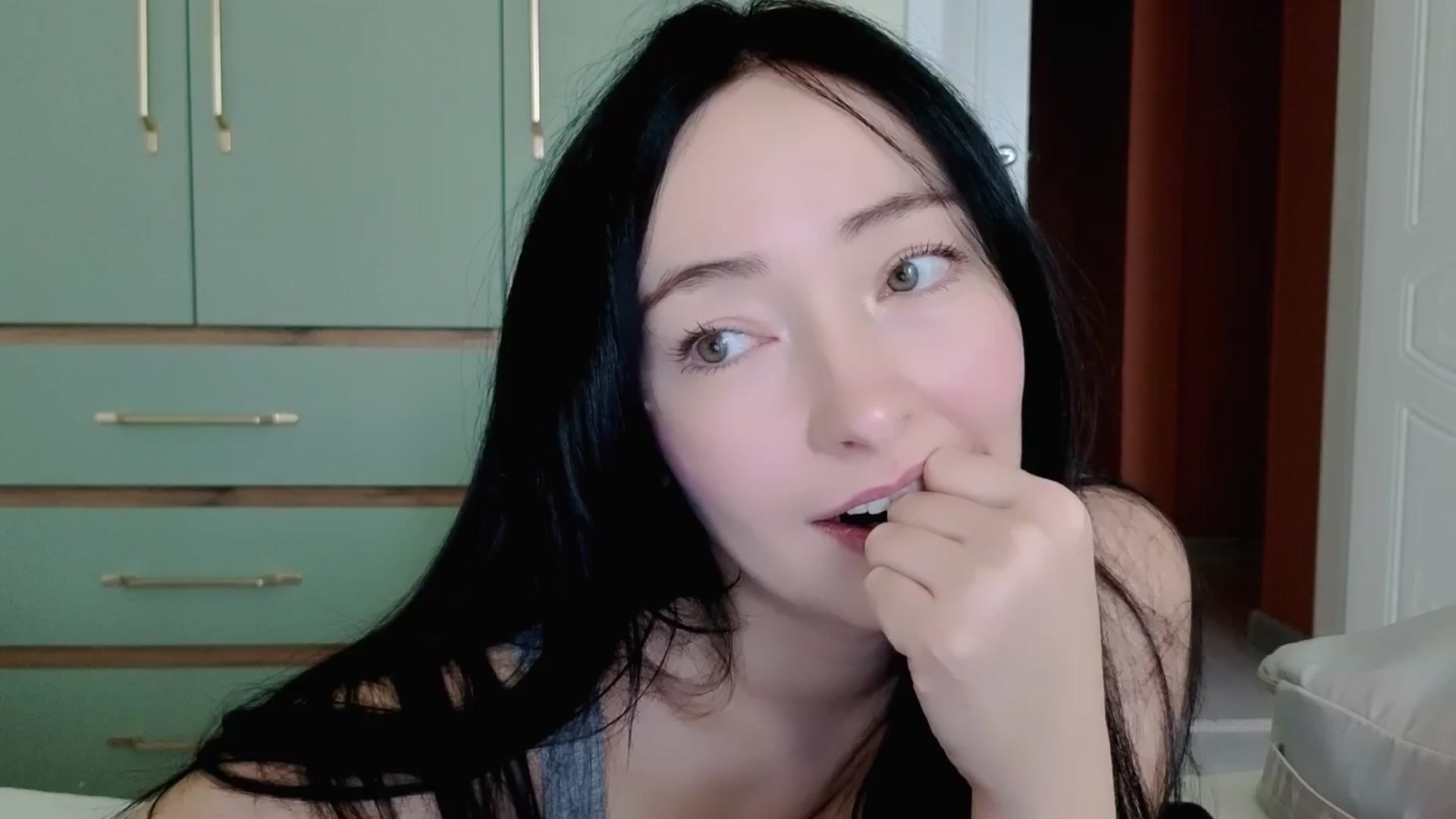 Gallery image thumbnail from DamnGooood's myfreecams stream on, 03/03/2026, 06:00 image 14 of 20